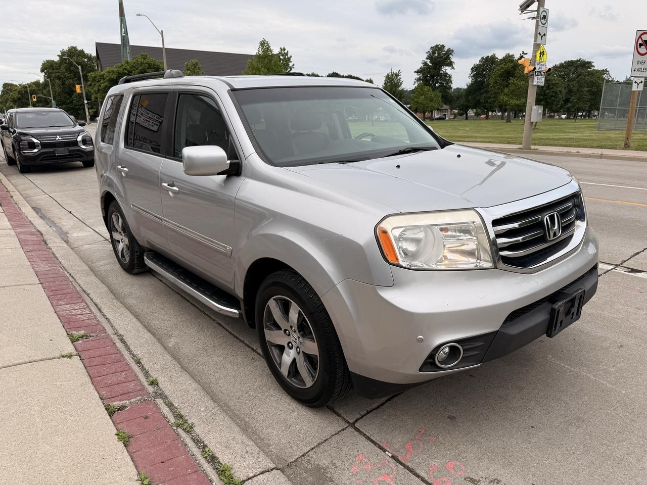 2012 Honda Pilot 4WD 4dr Touring Photo4