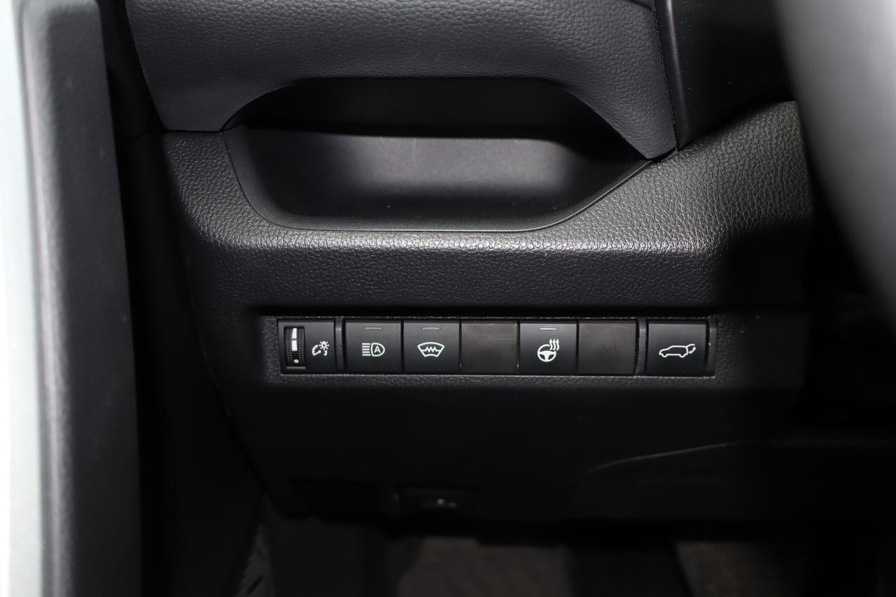 2025 Toyota RAV4 XLE AWD Photo