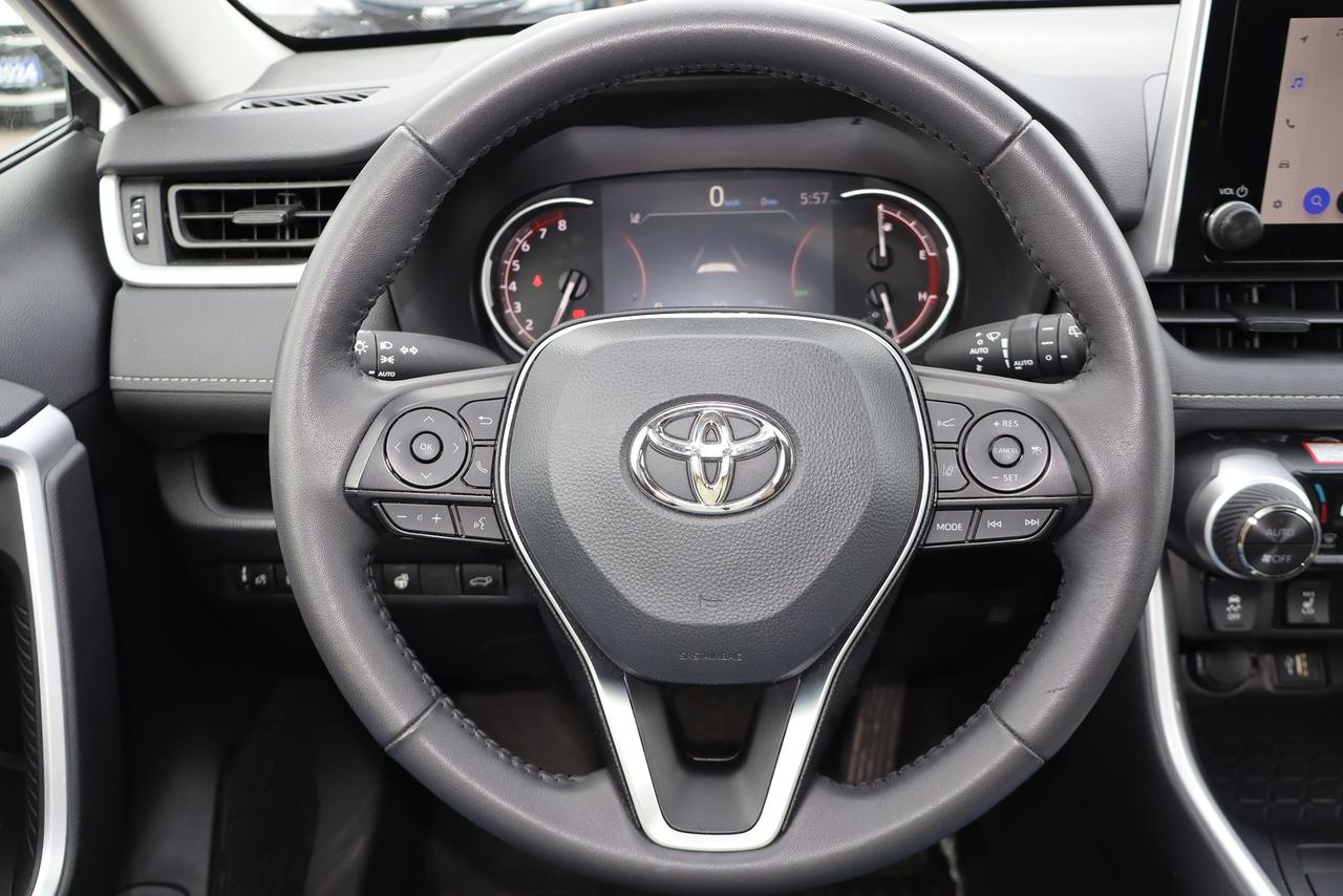 2025 Toyota RAV4 XLE AWD Photo