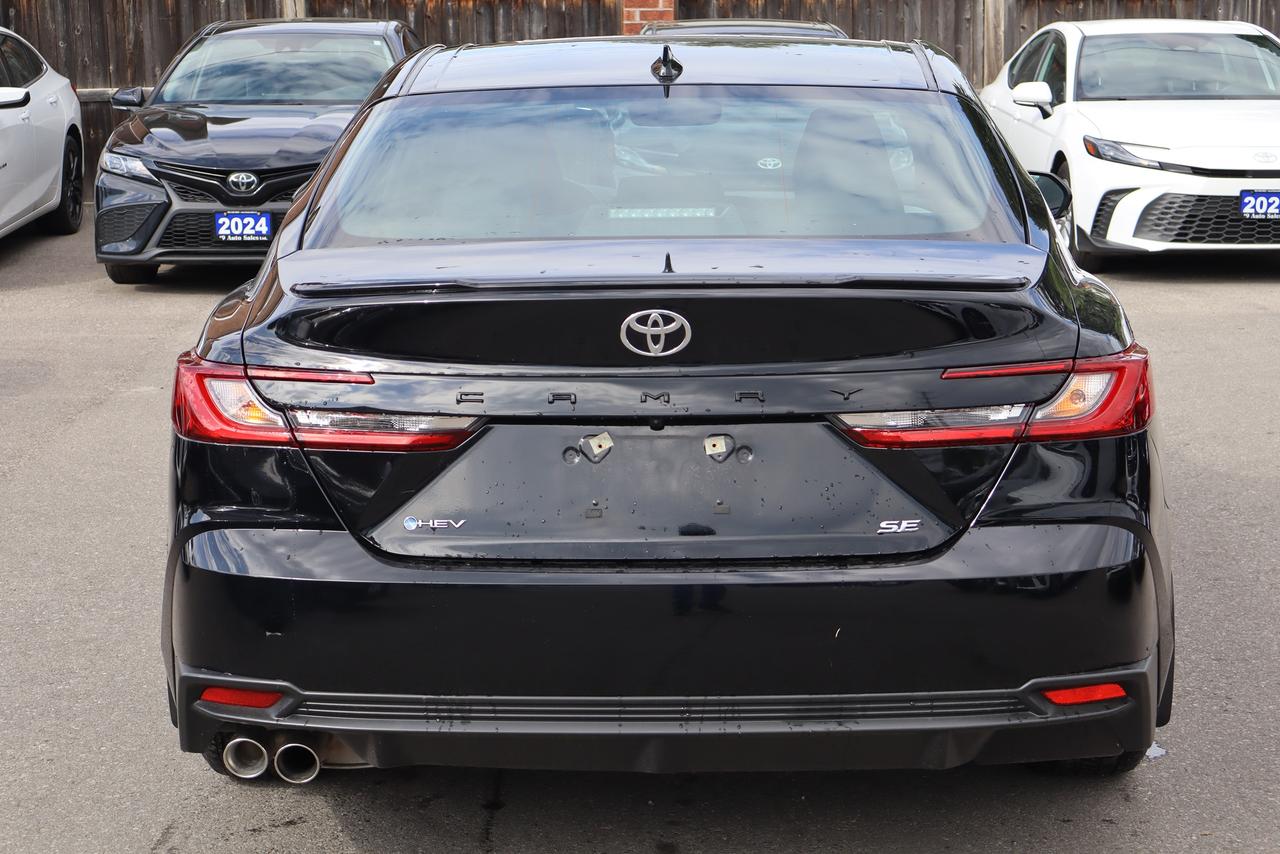2025 Toyota Camry SE CVT hybrid Photo