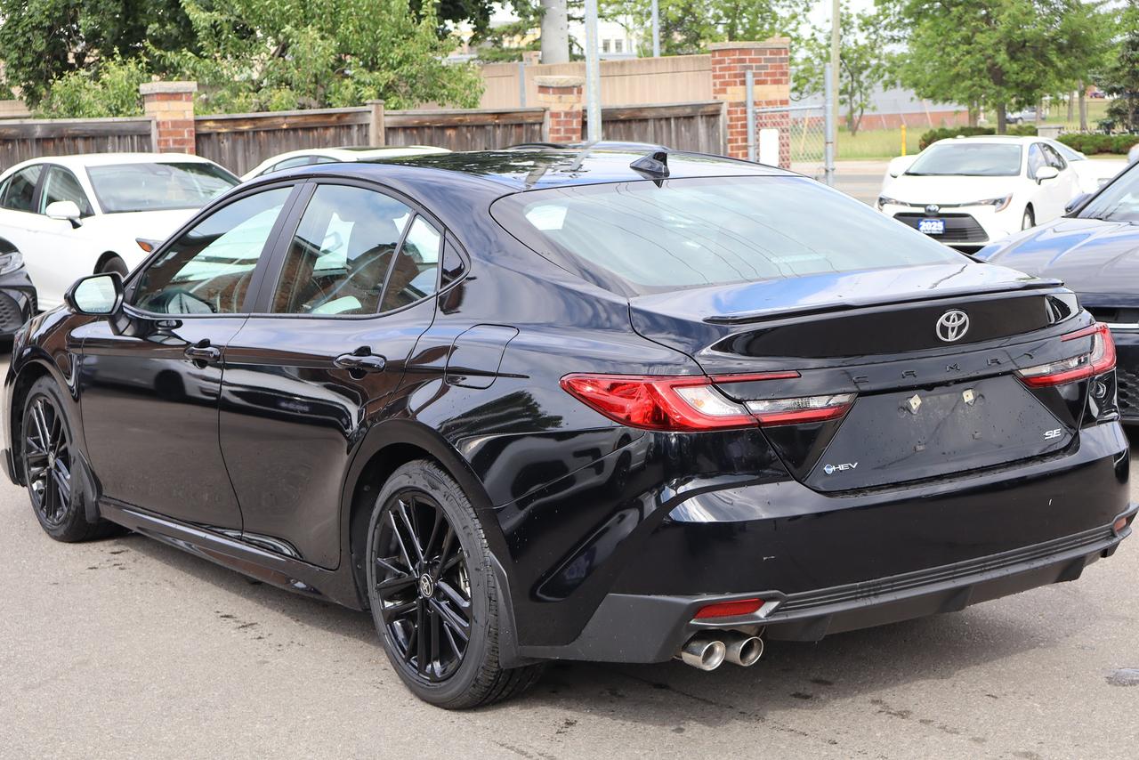 2025 Toyota Camry SE CVT hybrid Photo