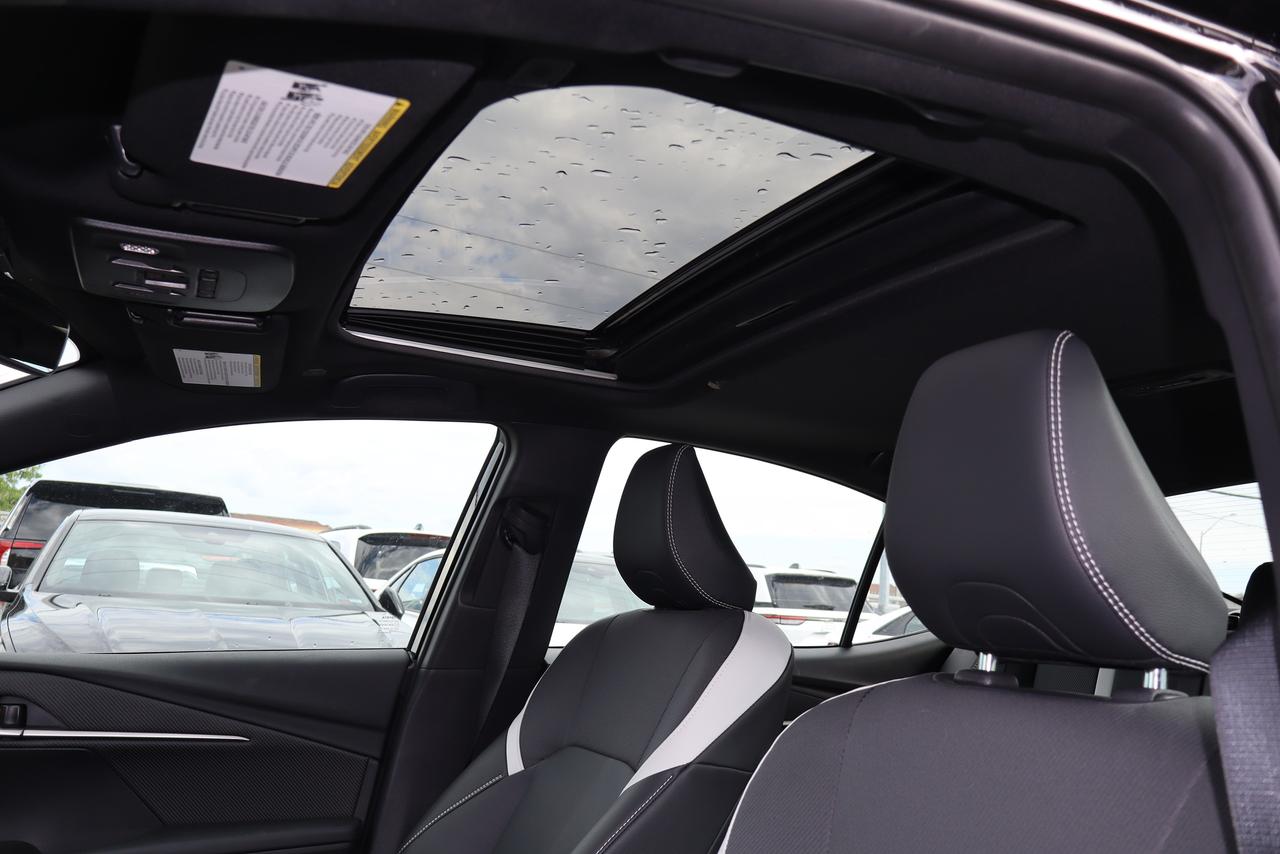 2025 Toyota Camry SE CVT hybrid Photo