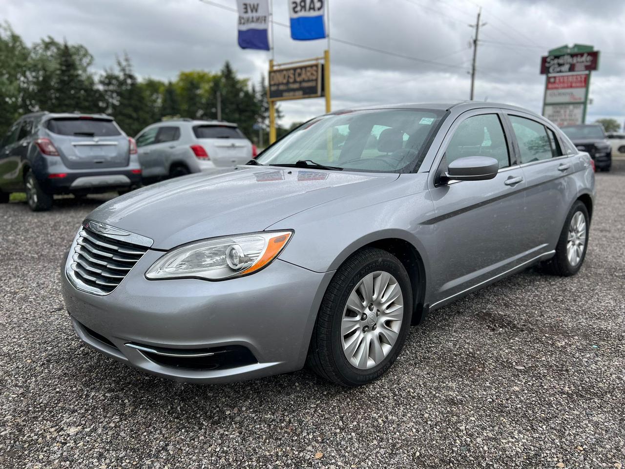 2013 Chrysler 200 4dr Sdn LX CERTIFIED Photo0
