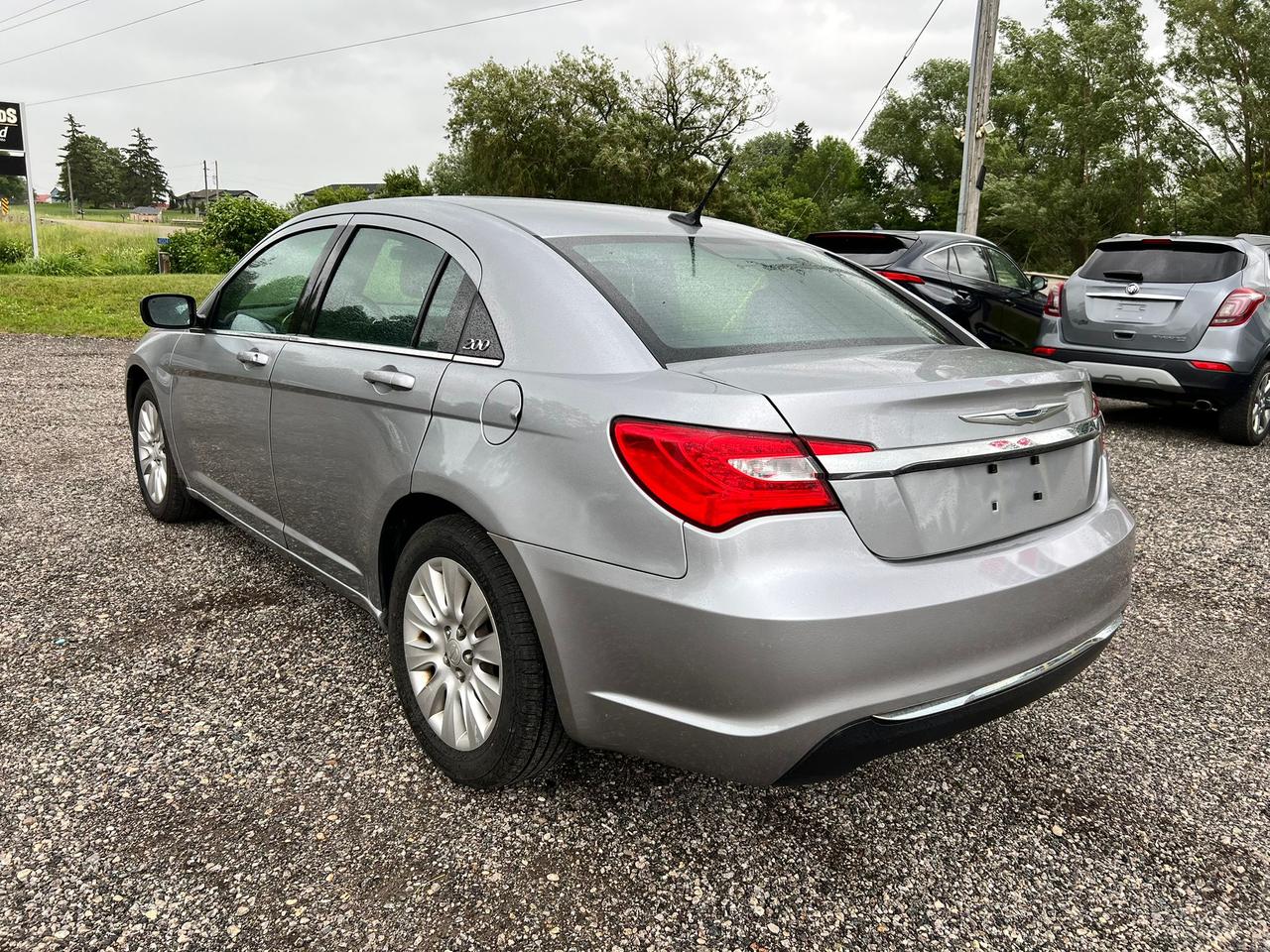 2013 Chrysler 200 4dr Sdn LX CERTIFIED Photo