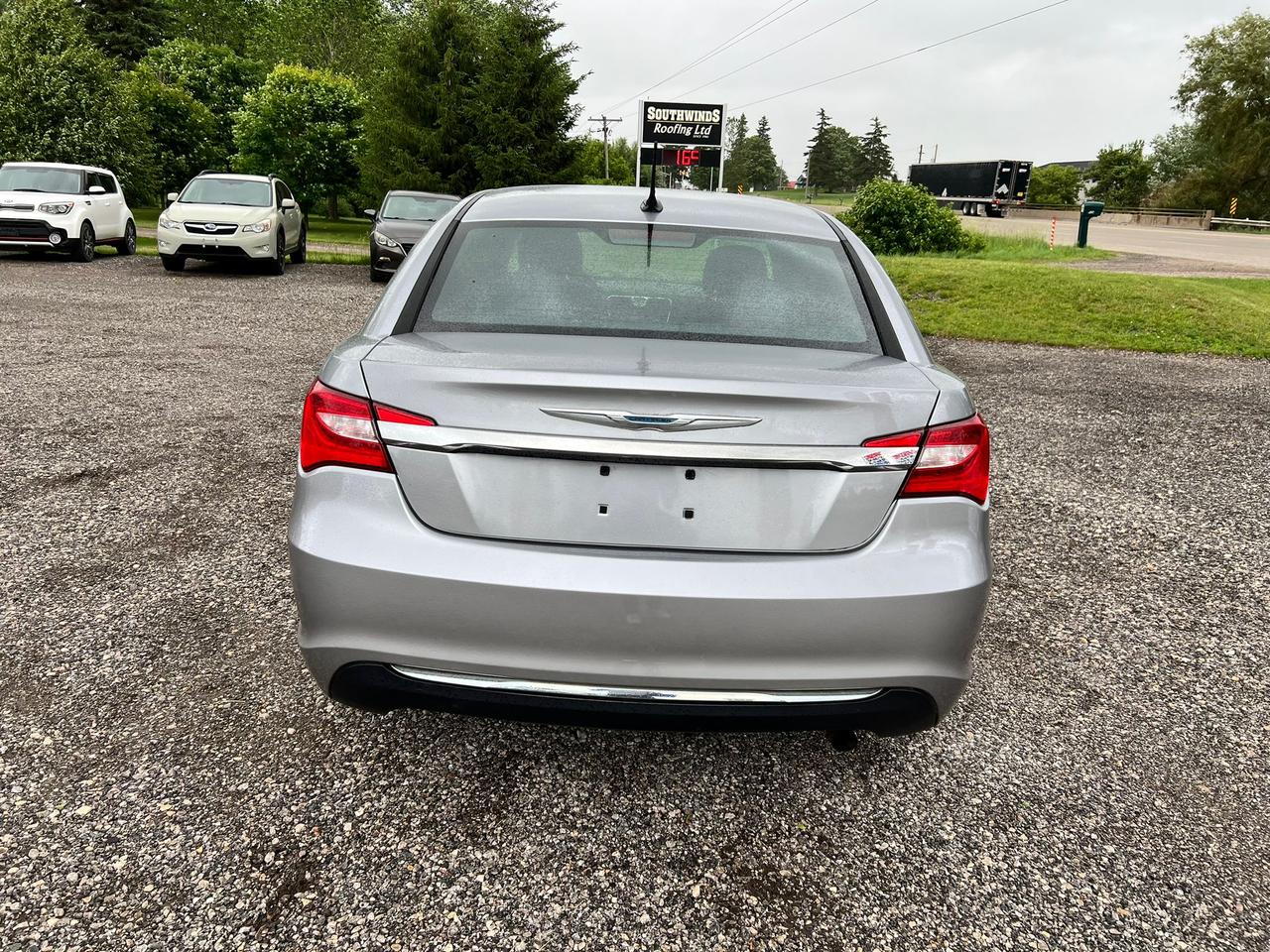 2013 Chrysler 200 4dr Sdn LX CERTIFIED Photo