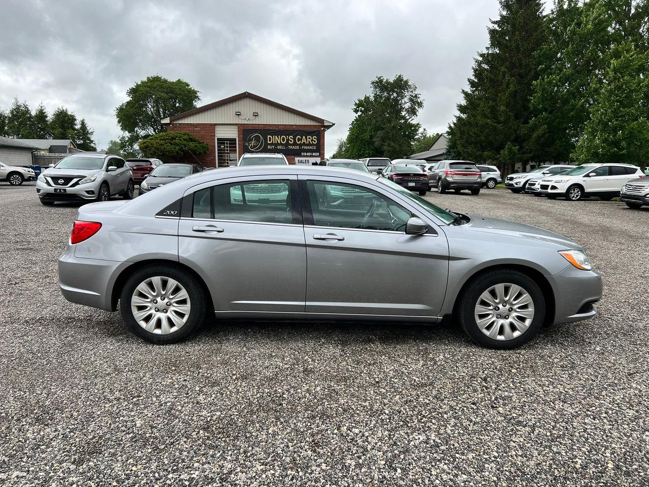 2013 Chrysler 200 4dr Sdn LX CERTIFIED Photo
