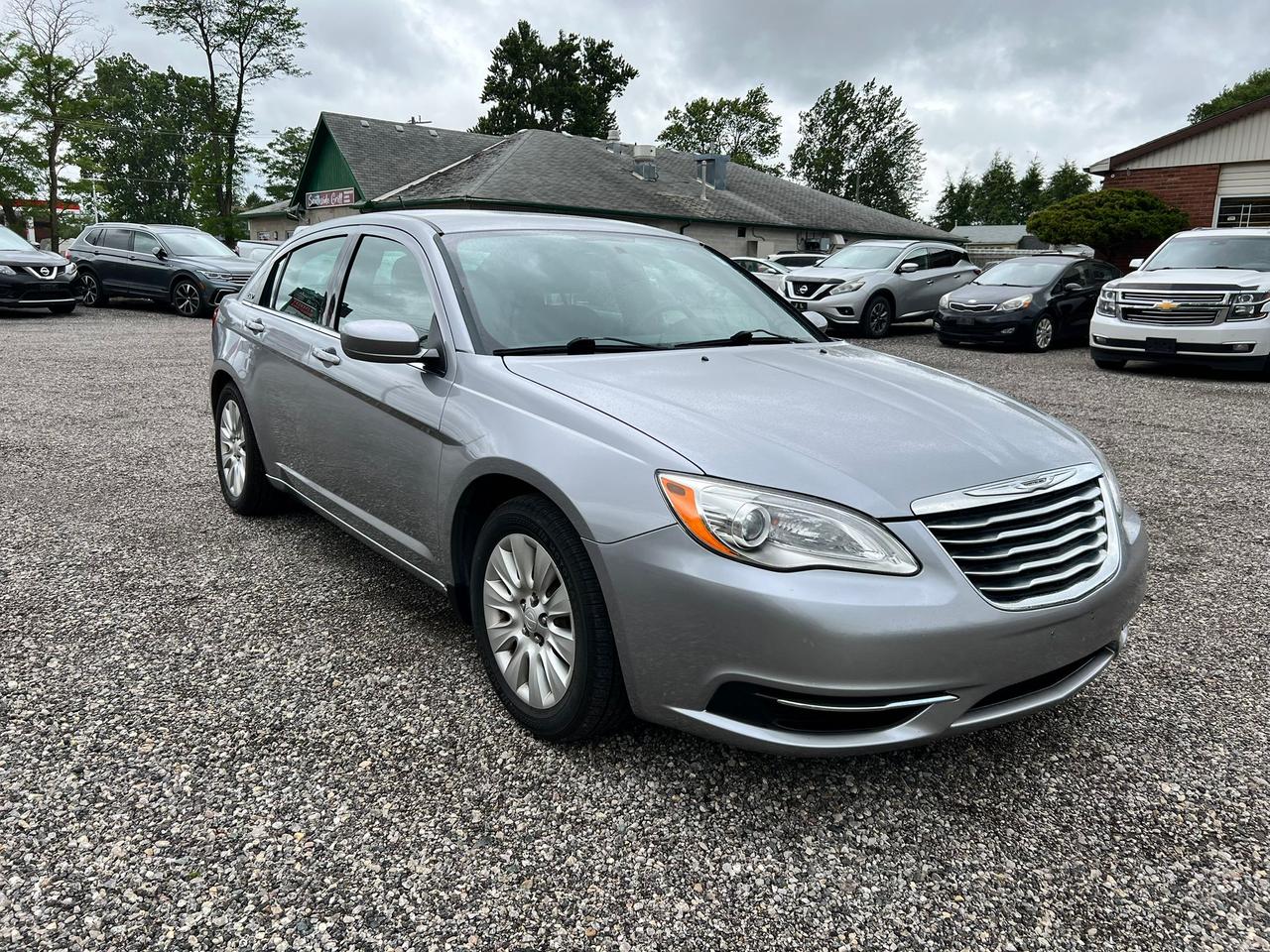 2013 Chrysler 200 4dr Sdn LX CERTIFIED Photo