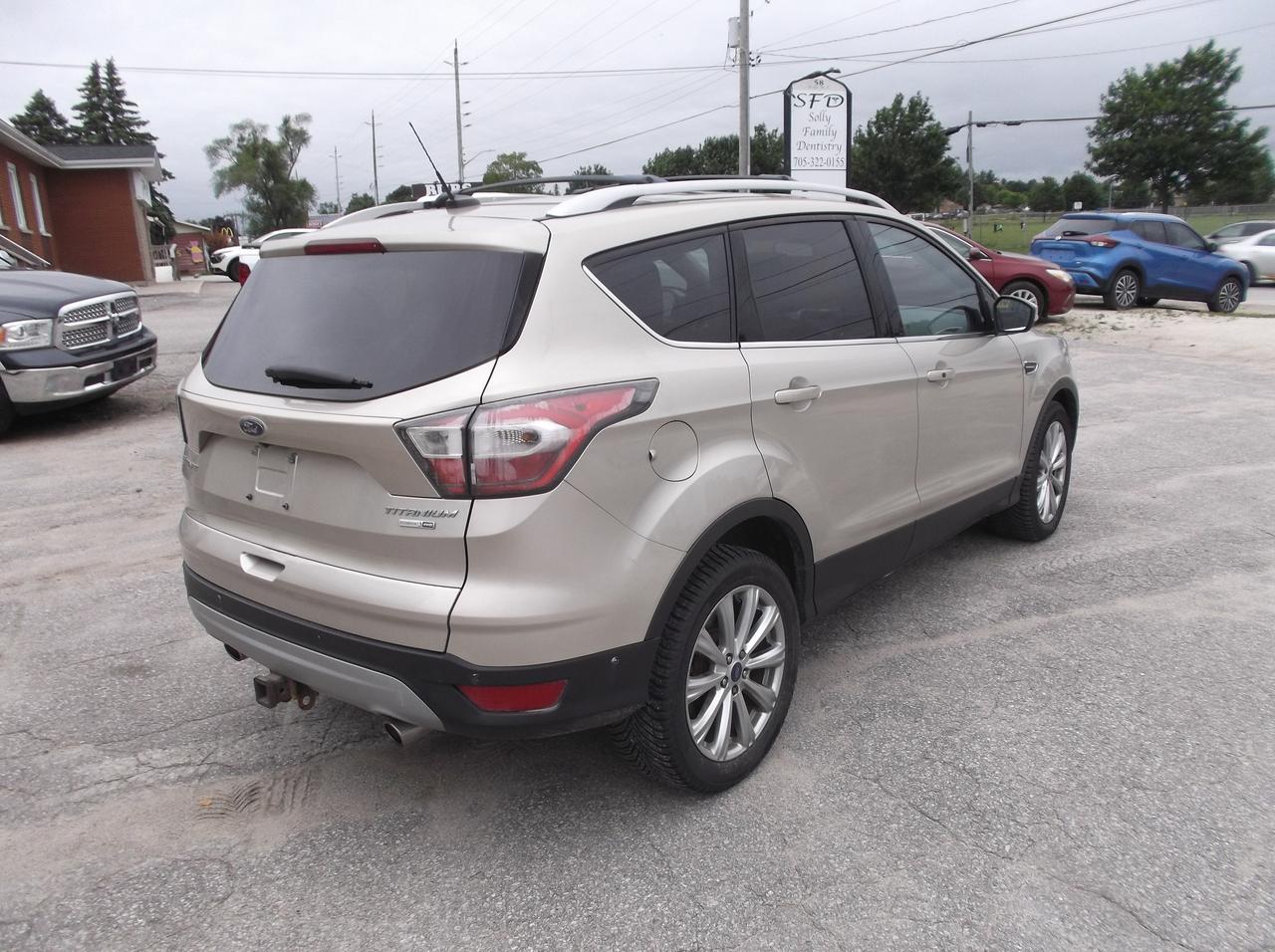 2017 Ford Escape AWD TITANIUM Photo4
