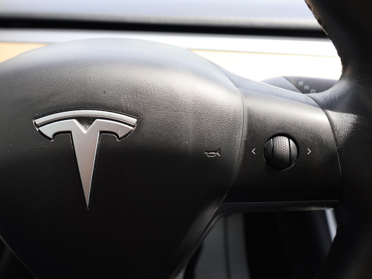 2020 Tesla Model 3 LONG RANGE AWD CERTIFIED *ACCIDENT FREE* CAMERA NAV BLUETOOTH LEATHER HEATED SEATS PANO ROOF CRUISE ALLOYS Photo