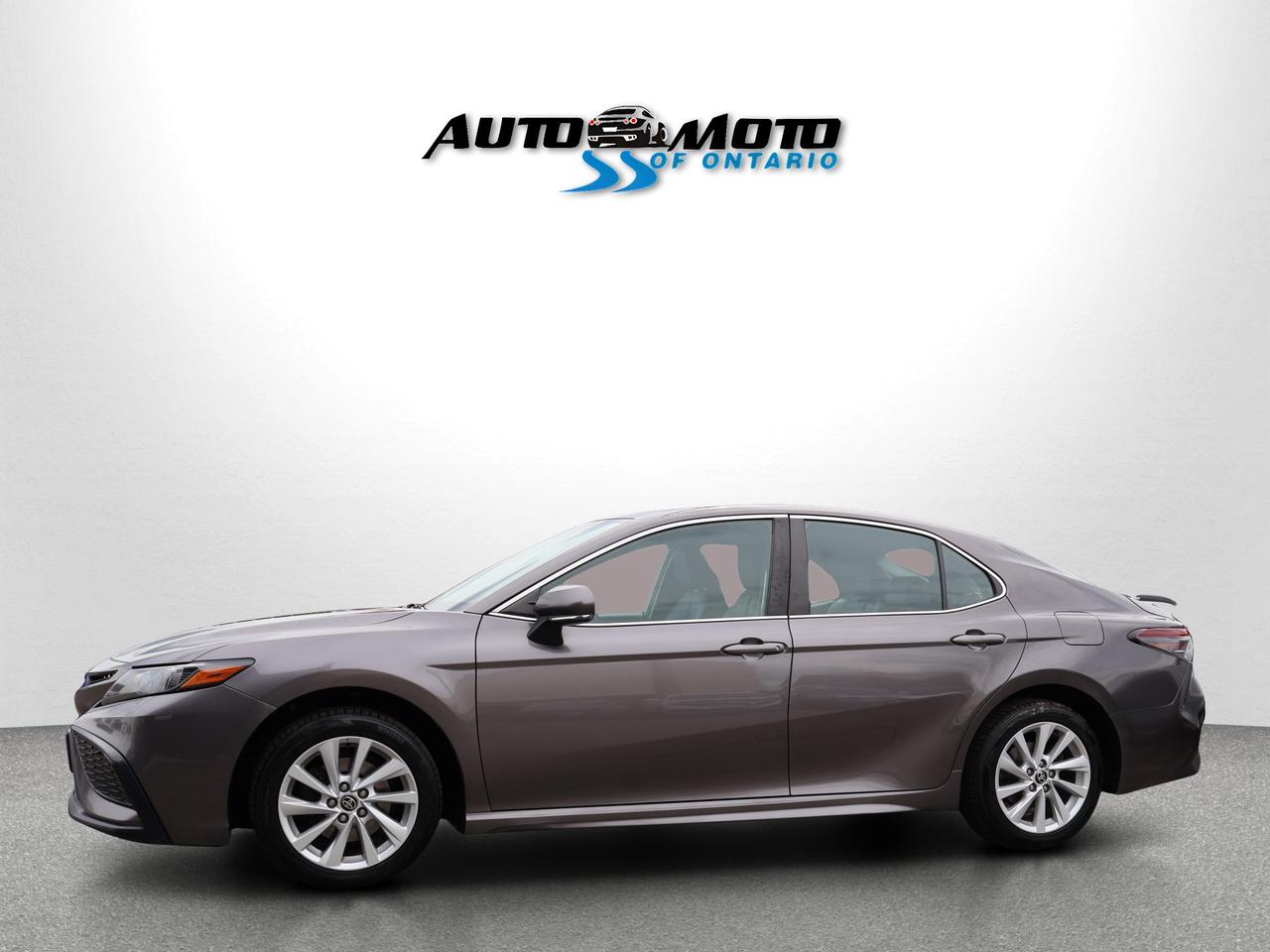 2021 Toyota Camry SE CERTIFIED CAMERA BLUETOOTH LEATHER HEATED SEATS CRUISE ALLOYS Photo