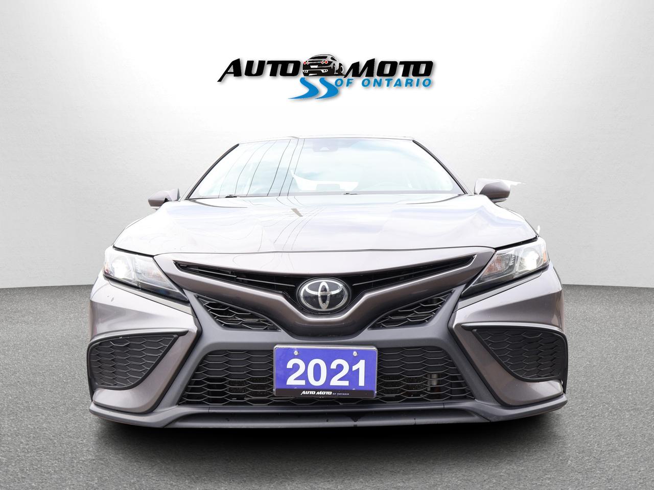 2021 Toyota Camry SE CERTIFIED CAMERA BLUETOOTH LEATHER HEATED SEATS CRUISE ALLOYS Photo