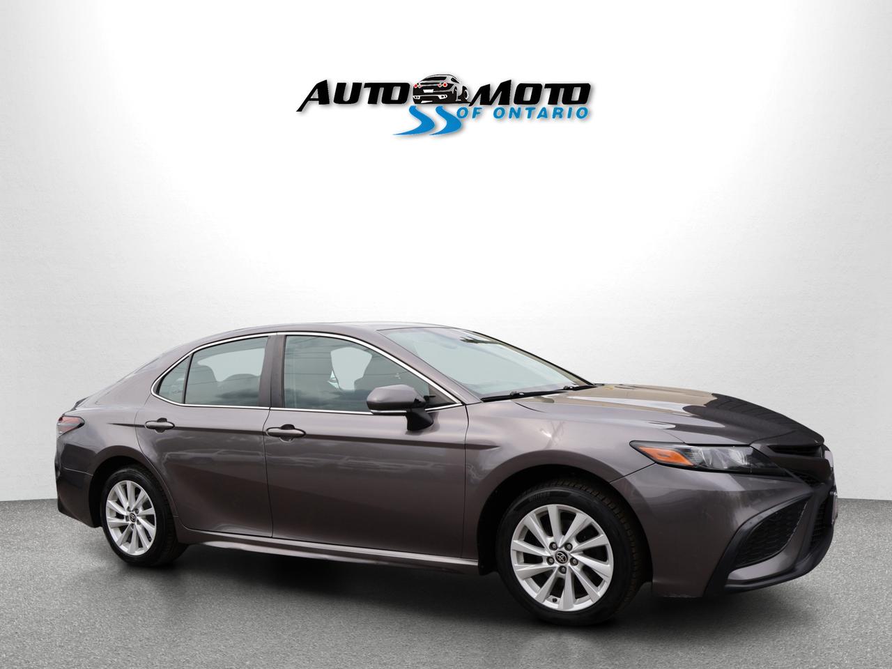 2021 Toyota Camry SE CERTIFIED CAMERA BLUETOOTH LEATHER HEATED SEATS CRUISE ALLOYS Photo