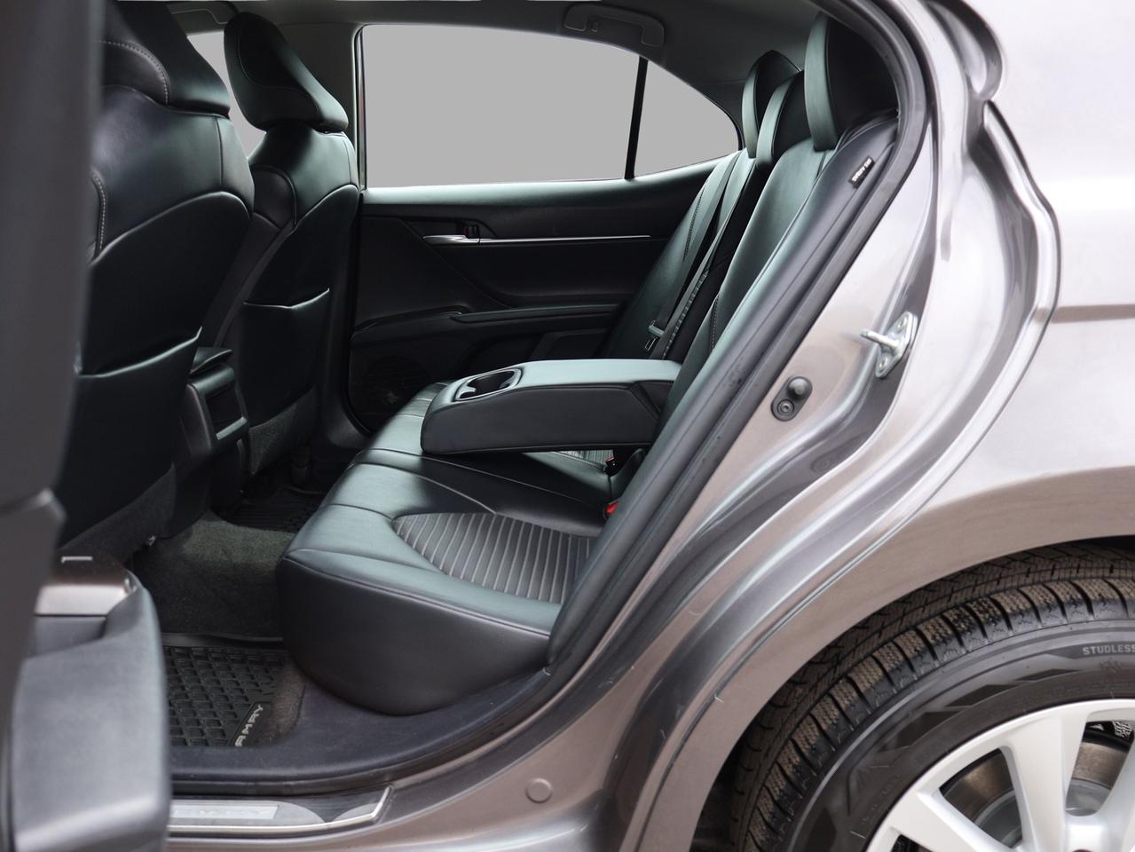 2021 Toyota Camry SE CERTIFIED CAMERA BLUETOOTH LEATHER HEATED SEATS CRUISE ALLOYS Photo