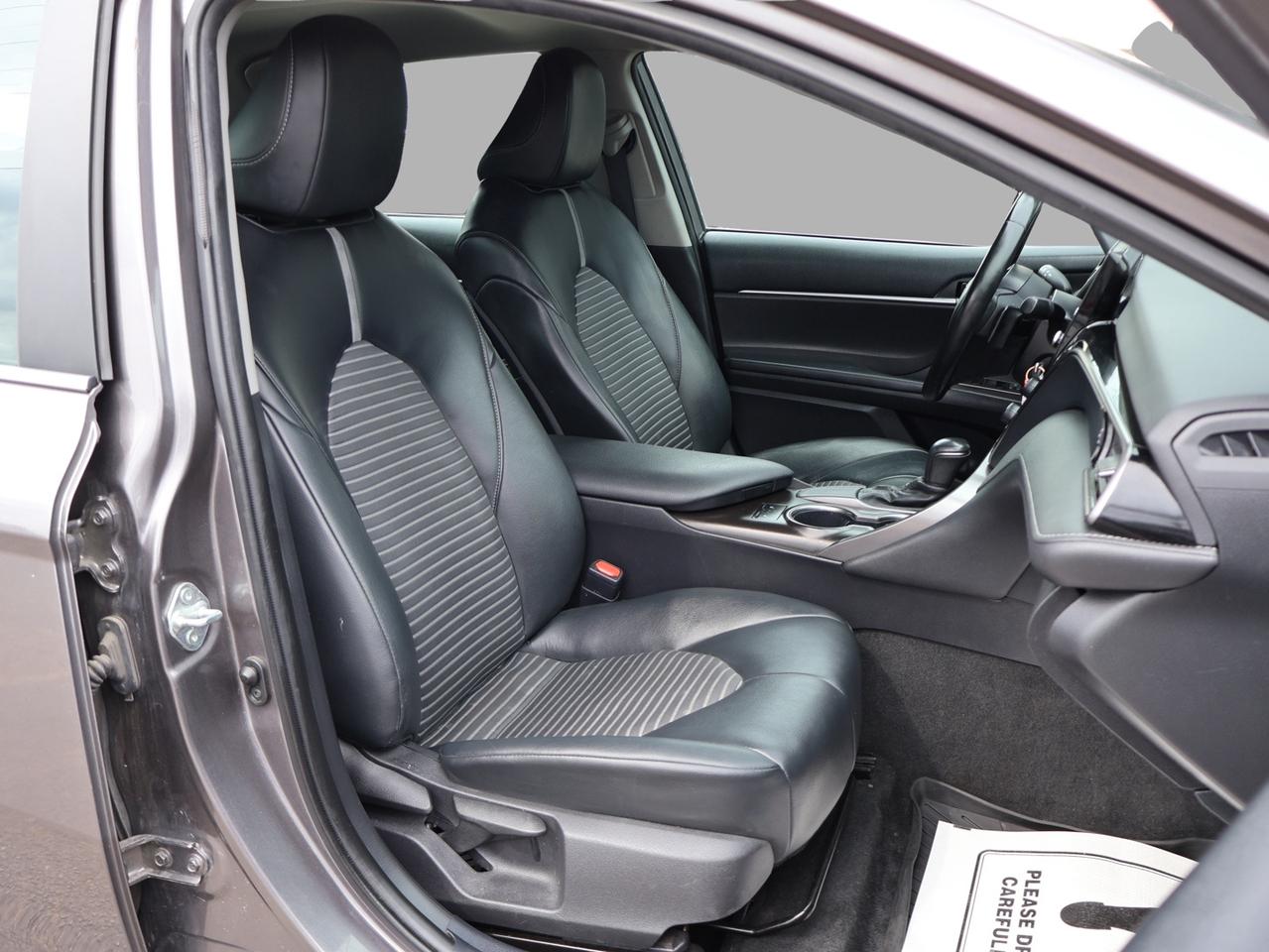 2021 Toyota Camry SE CERTIFIED CAMERA BLUETOOTH LEATHER HEATED SEATS CRUISE ALLOYS Photo