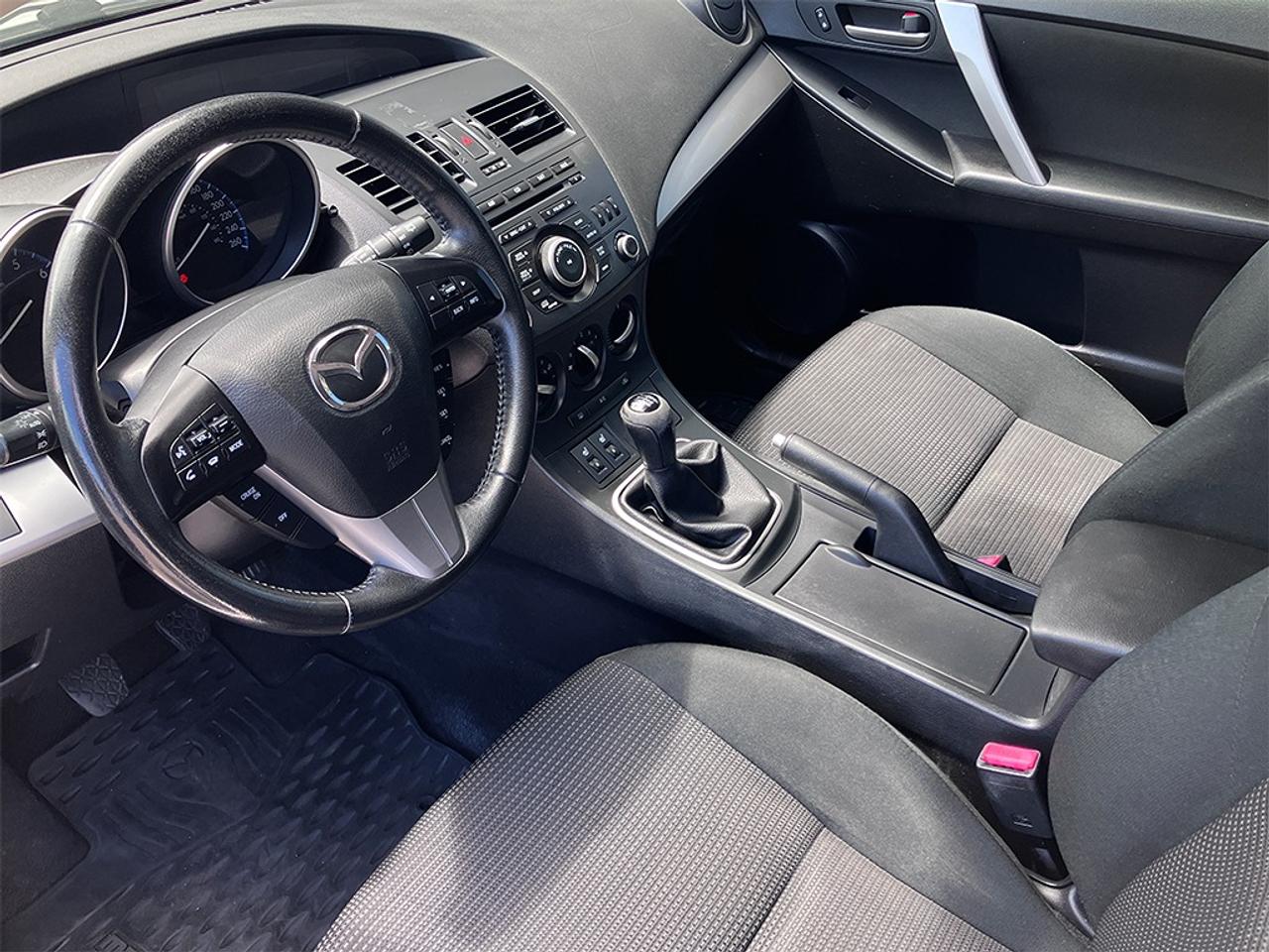 2013 Mazda MAZDA3 i Touring SKYACTIV-G|MANUAL|BLUETOOTH|ALLOYS Photo