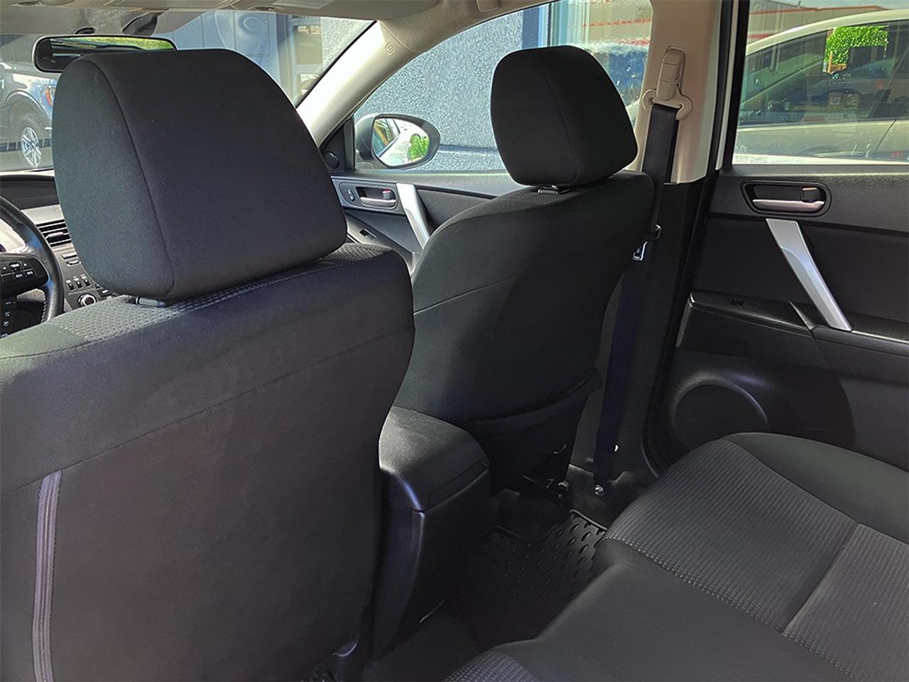 2013 Mazda MAZDA3 i Touring SKYACTIV-G|MANUAL|BLUETOOTH|ALLOYS Photo