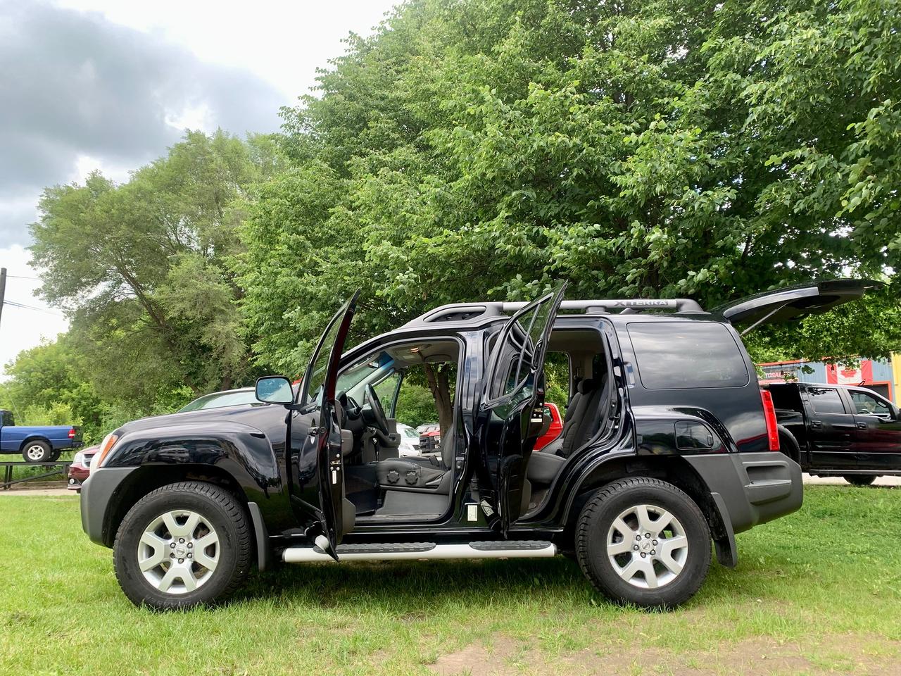 2011 Nissan Xterra 1 OWNER NO ACCIDENTS CERTIFIED Photo3