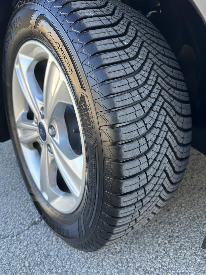 2016 Ford Escape SE Photo