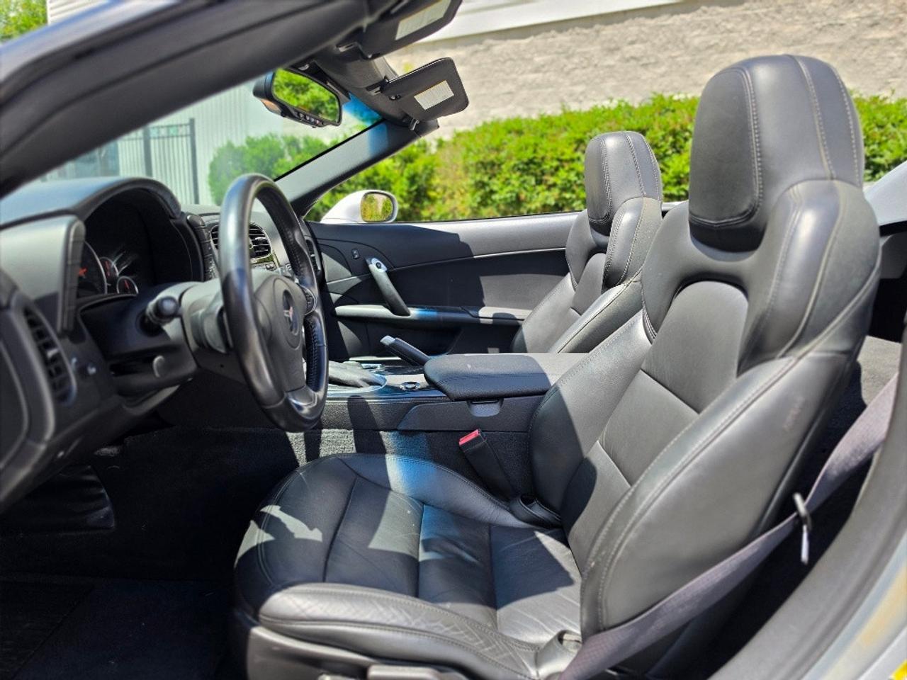 2013 Chevrolet Corvette CONVERTIBLE-ALL STOCK-CLEAN CARFAX-CERTIFIED Photo