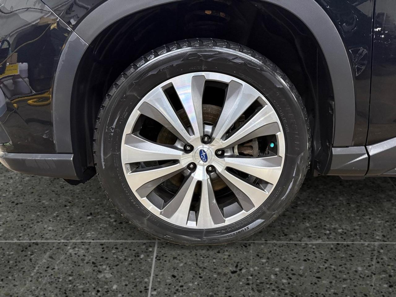 2021 Subaru ASCENT Limited AWD 7-Passenger Photo