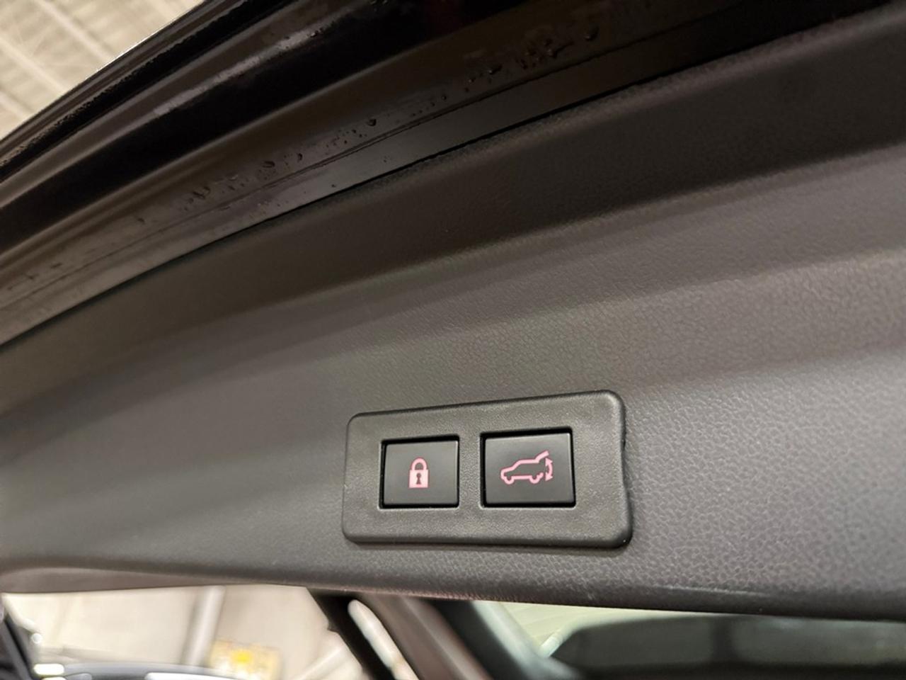2021 Subaru ASCENT Limited AWD 7-Passenger Photo
