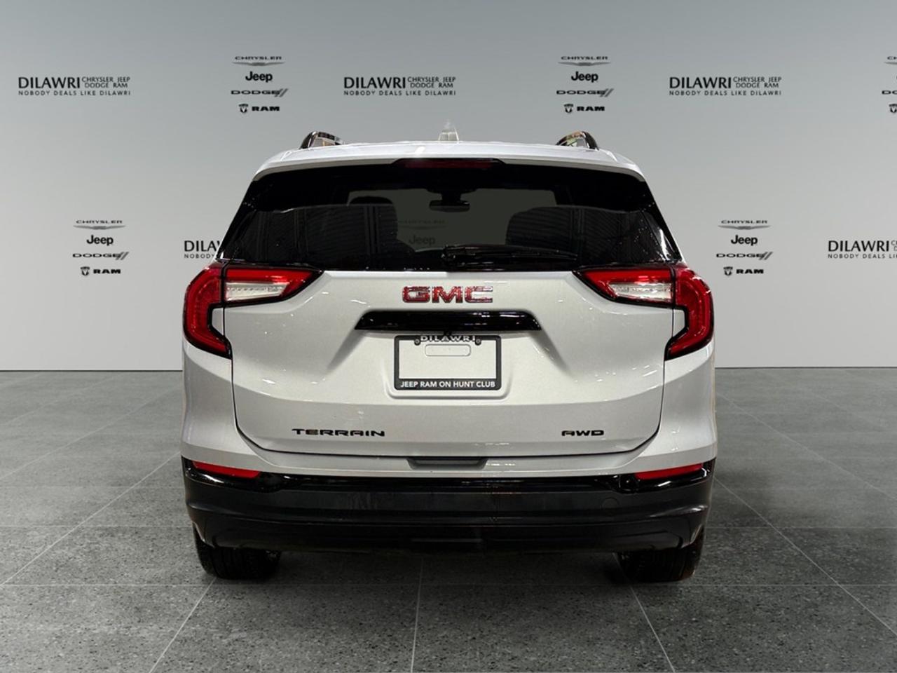 2022 GMC Terrain AWD 4DR SLE Photo