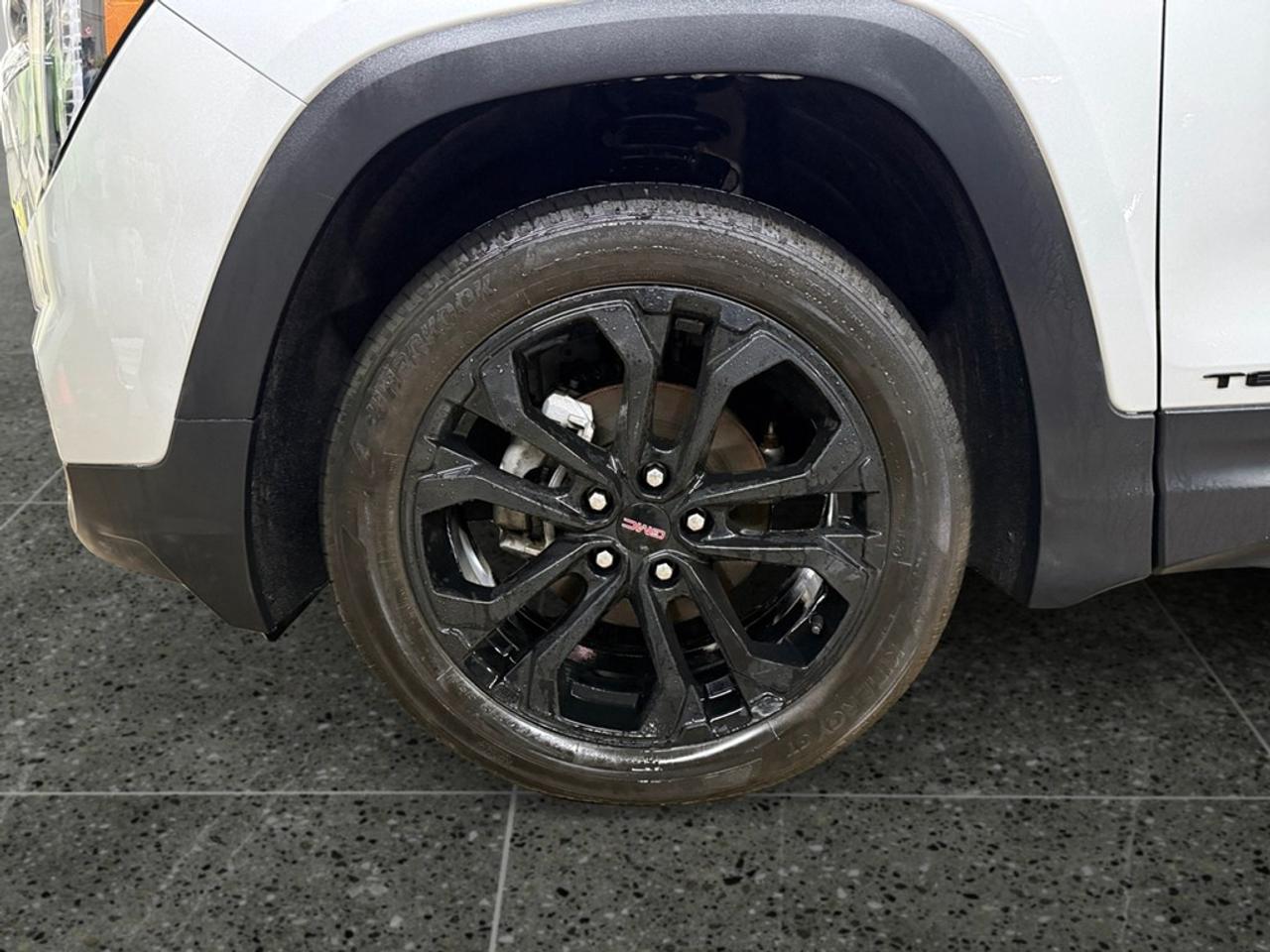 2022 GMC Terrain AWD 4DR SLE Photo