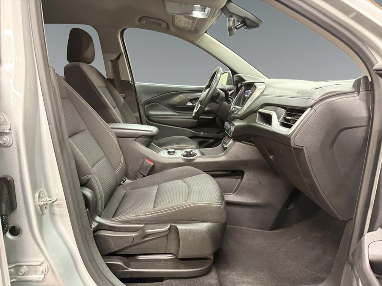 2022 GMC Terrain AWD 4DR SLE Photo
