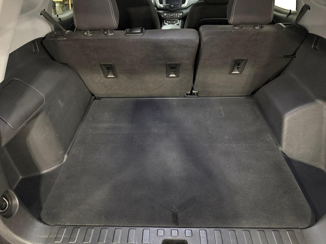 2022 GMC Terrain AWD 4DR SLE Photo