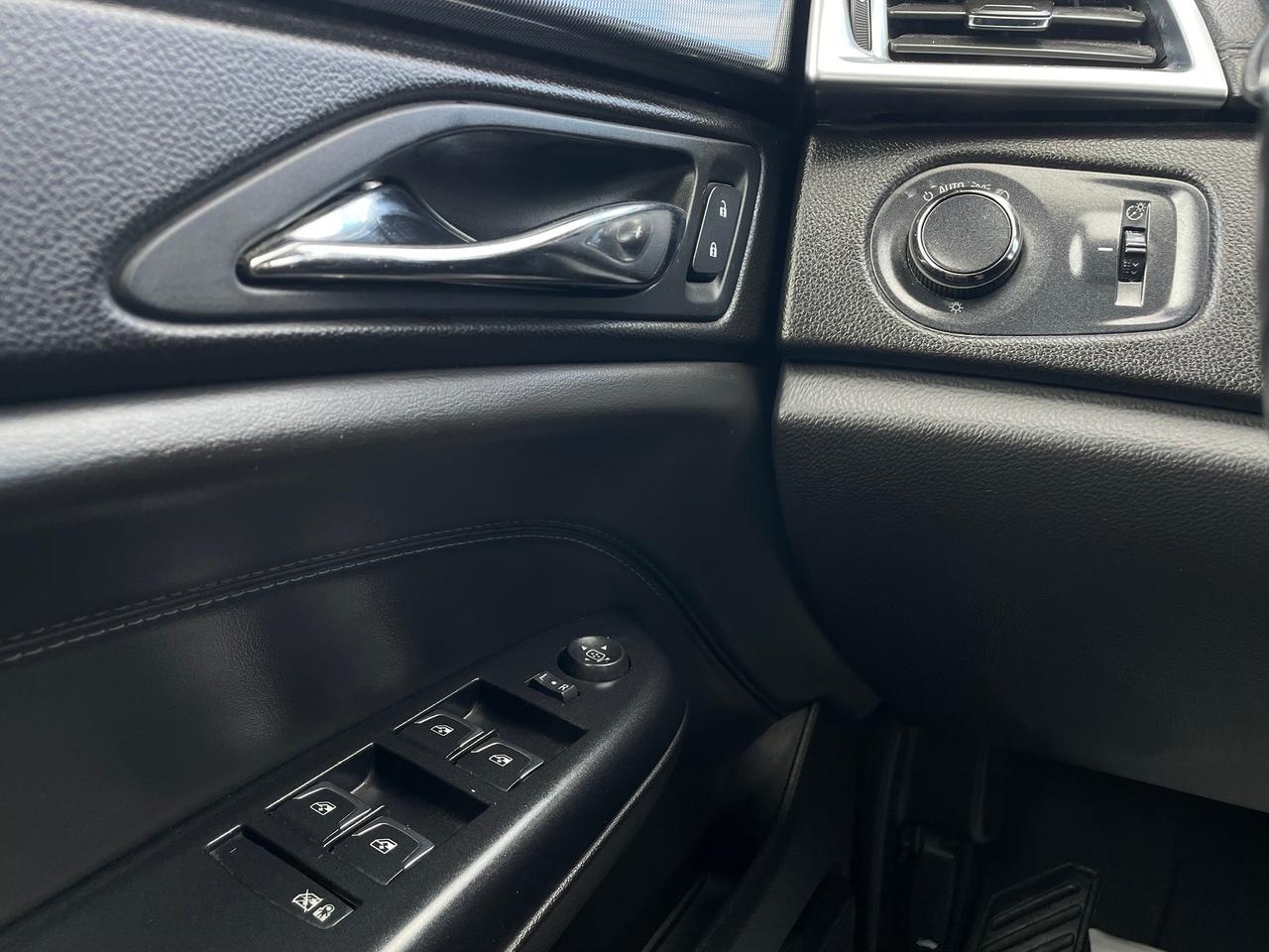 2014 Cadillac SRX FWD *HEATED LEATHER SEATS, ECO MODE, SAFETY* Photo