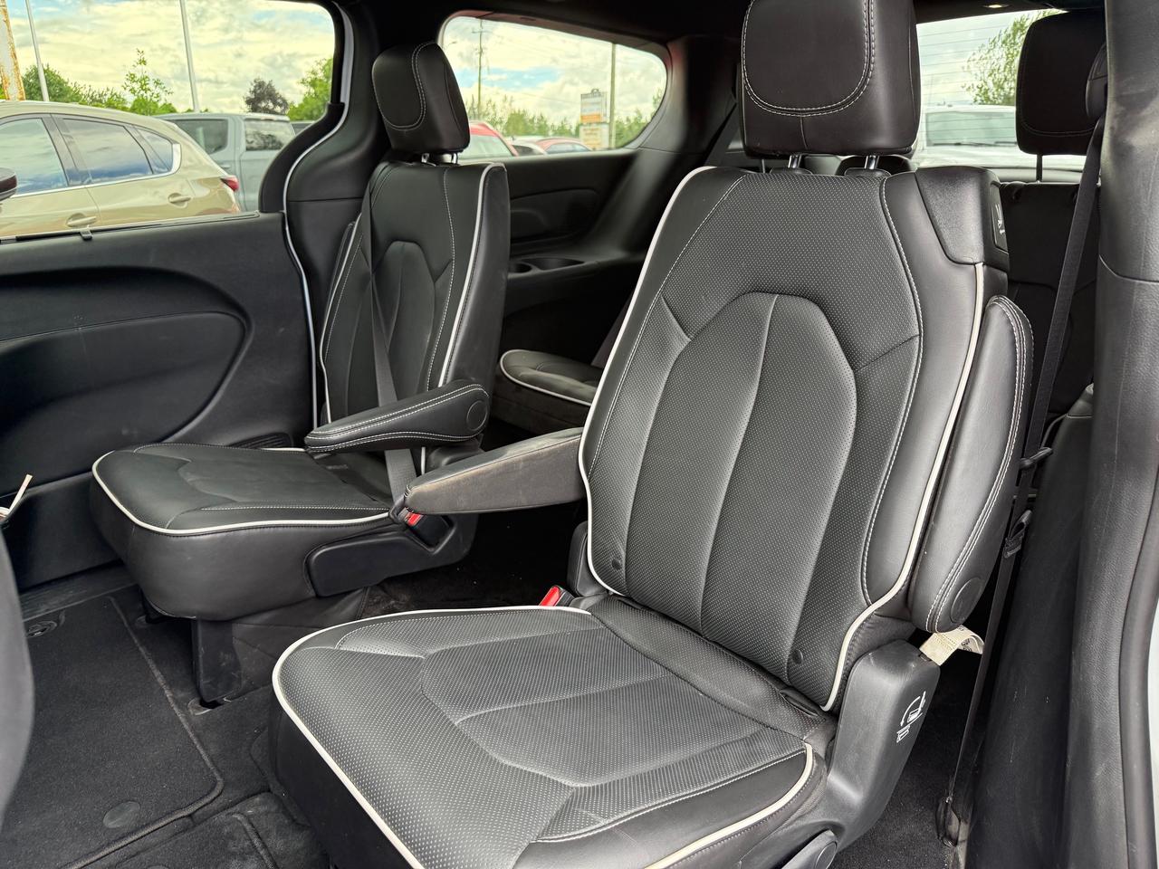 2026 Chrysler Pacifica Limited “S” w/Pano Roof! Leather! NAV! Photo