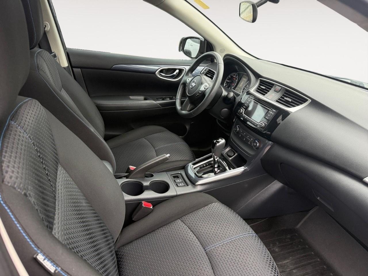 2016 Nissan Sentra 4DR SDN CVT SR Photo