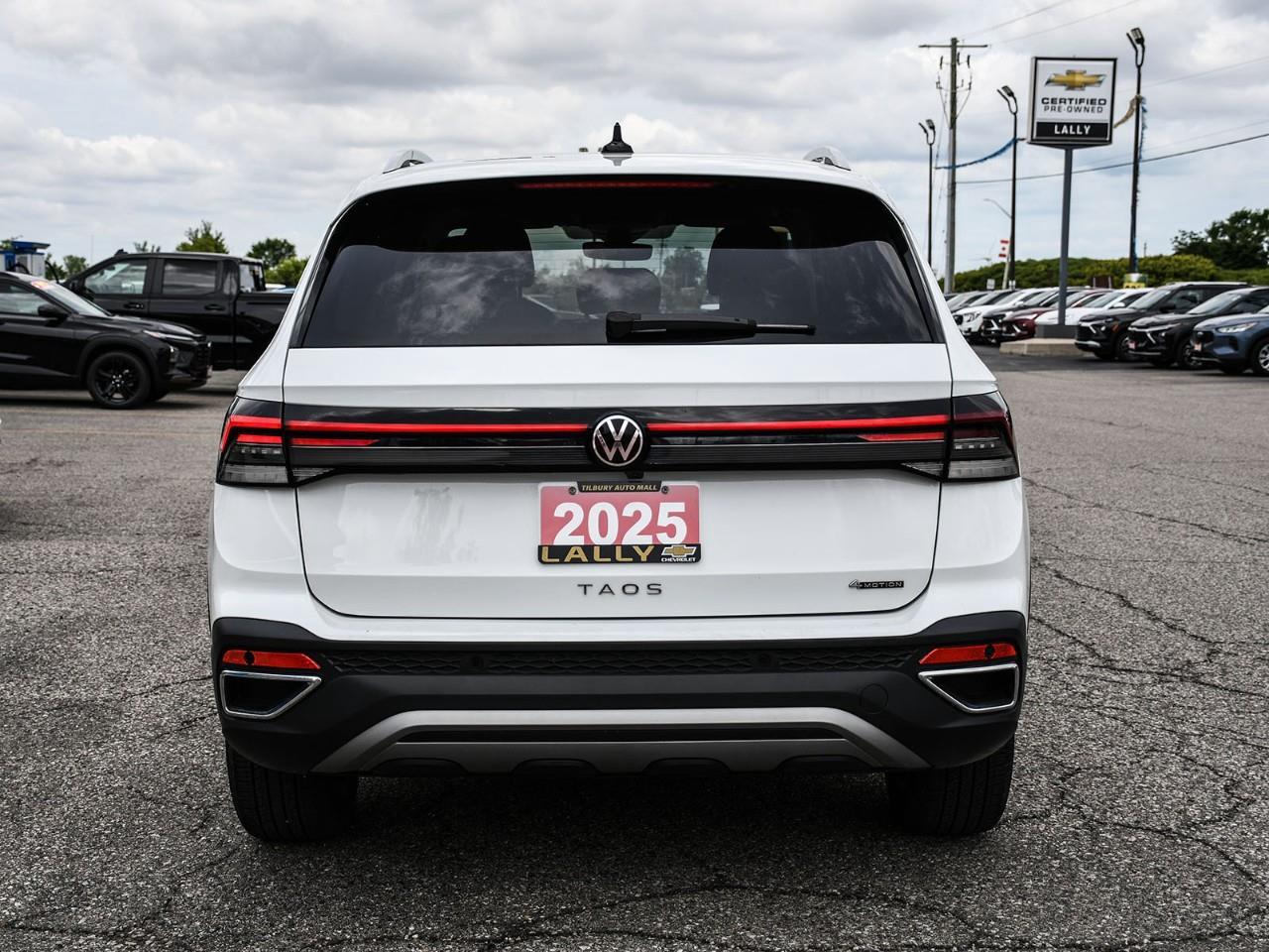 2025 Volkswagen Taos Comfortline Photo
