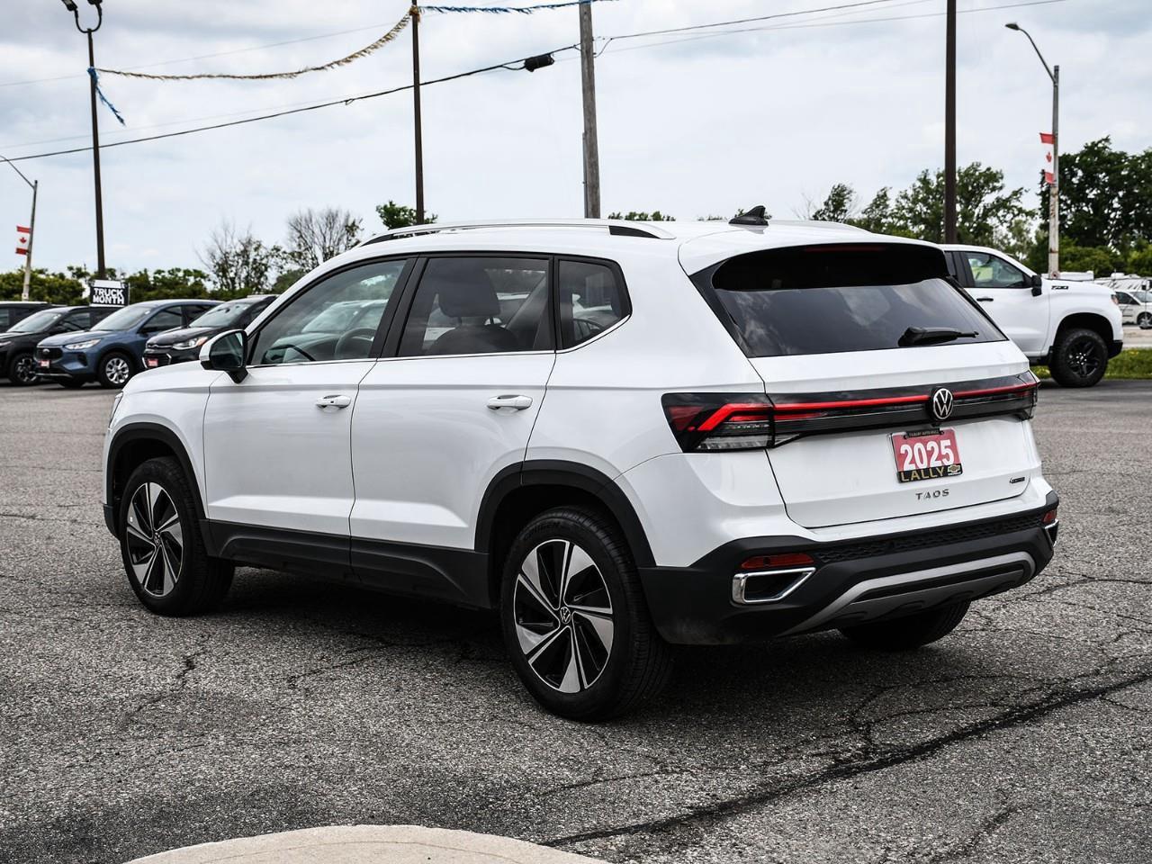 2025 Volkswagen Taos Comfortline Photo