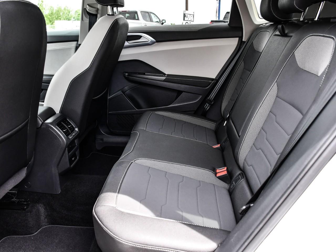 2025 Volkswagen Taos Comfortline Photo