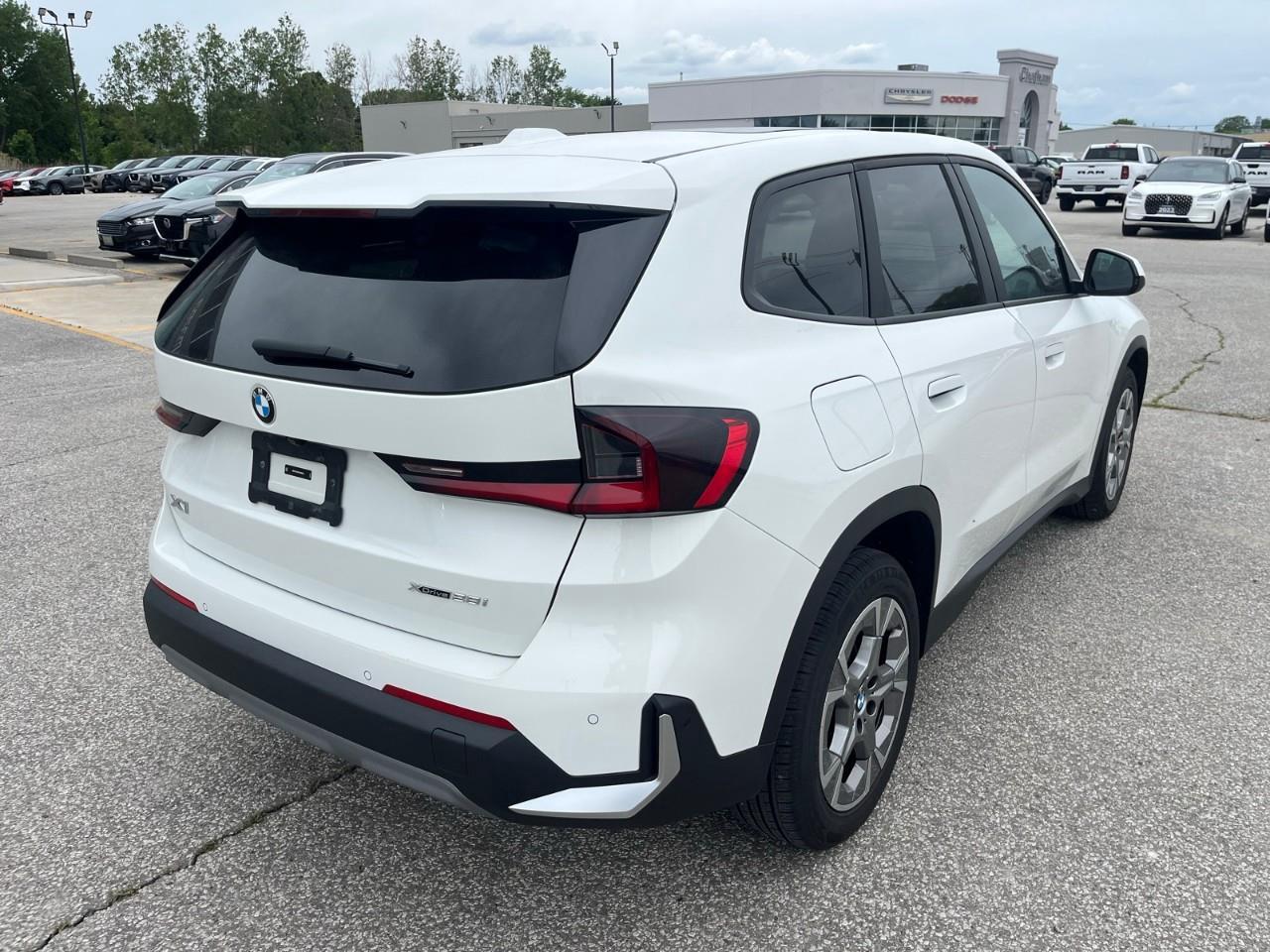 2023 BMW X1 xDrive28i Pano Roof | xDrive AWD | Heated Seats Photo