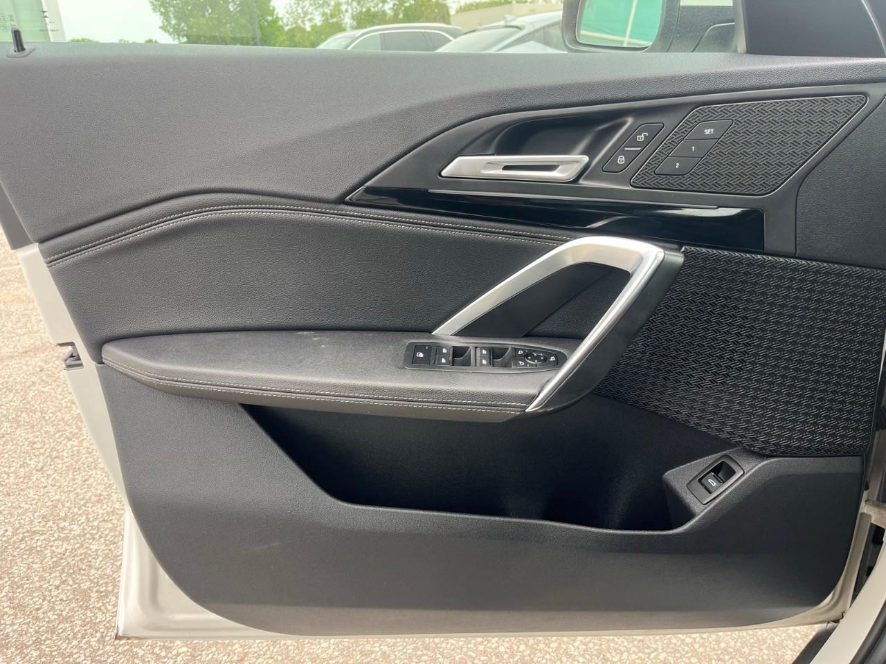 2023 BMW X1 xDrive28i Pano Roof | xDrive AWD | Heated Seats Photo
