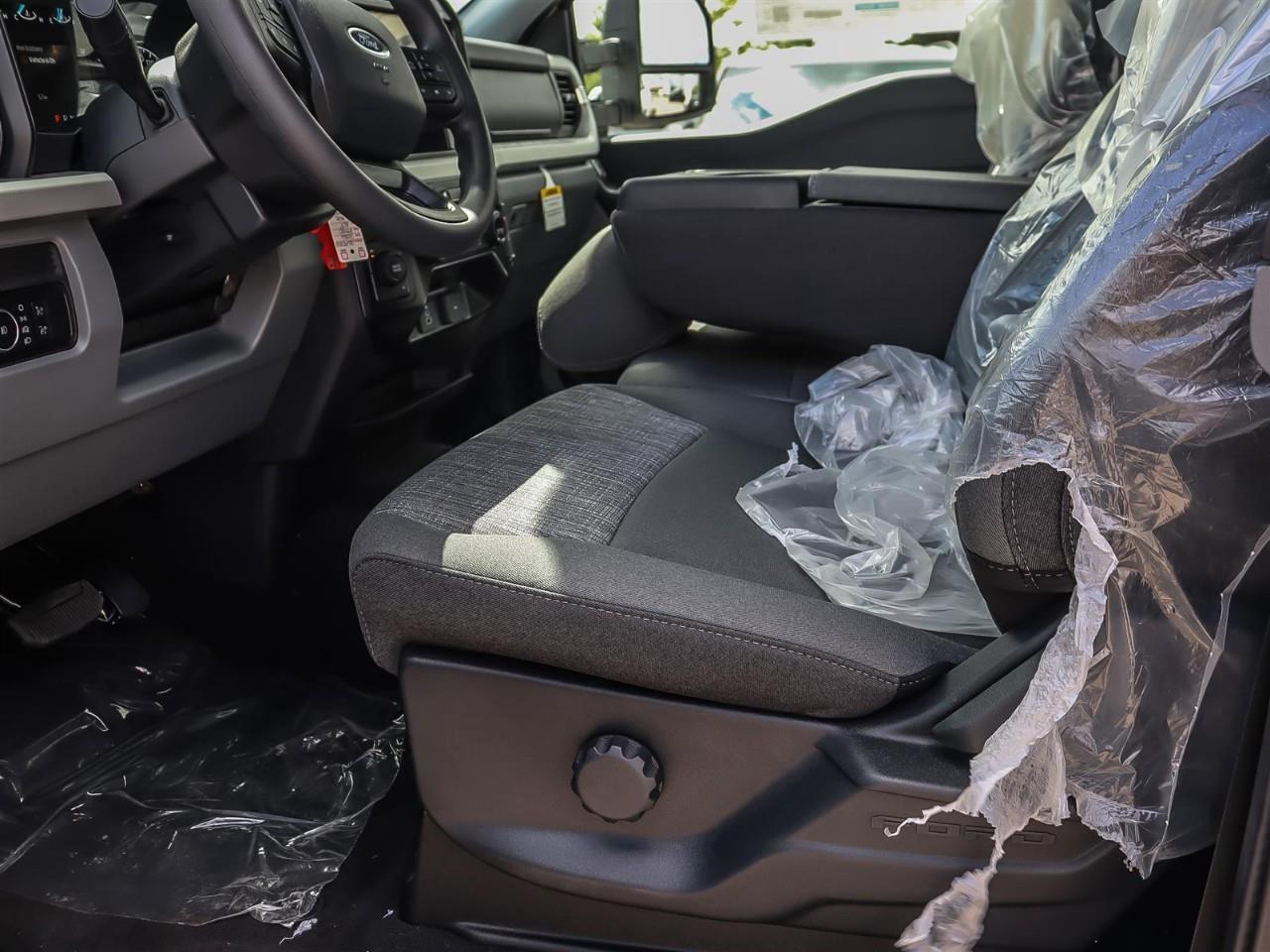2026 Ford F-550 Chassis XLT Photo