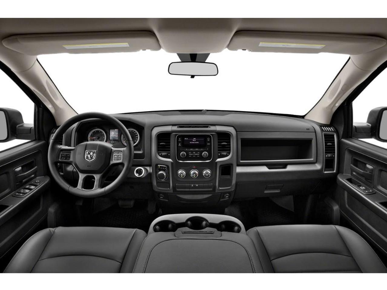 2021 RAM 1500 Classic TRADESMAN Photo4
