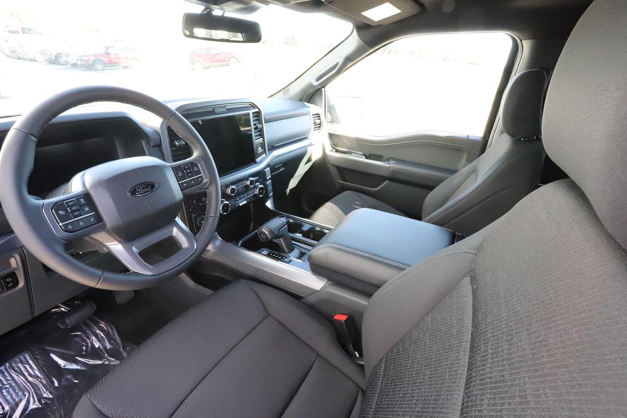 2026 Ford F-150 XLT 4WD SuperCrew 5.5' Box Photo2