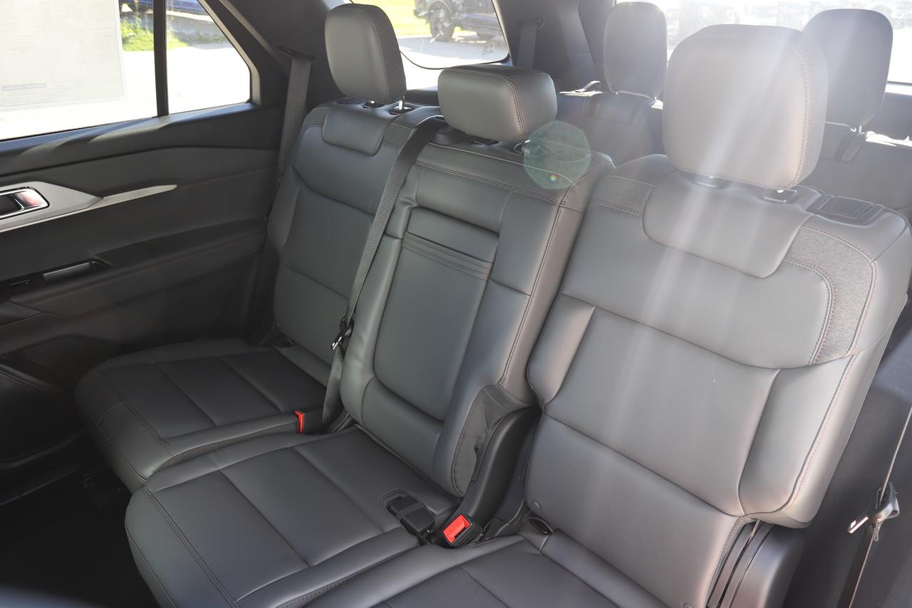 2027 Ford Explorer ACTIVE w/100A Pkg 4WD Photo