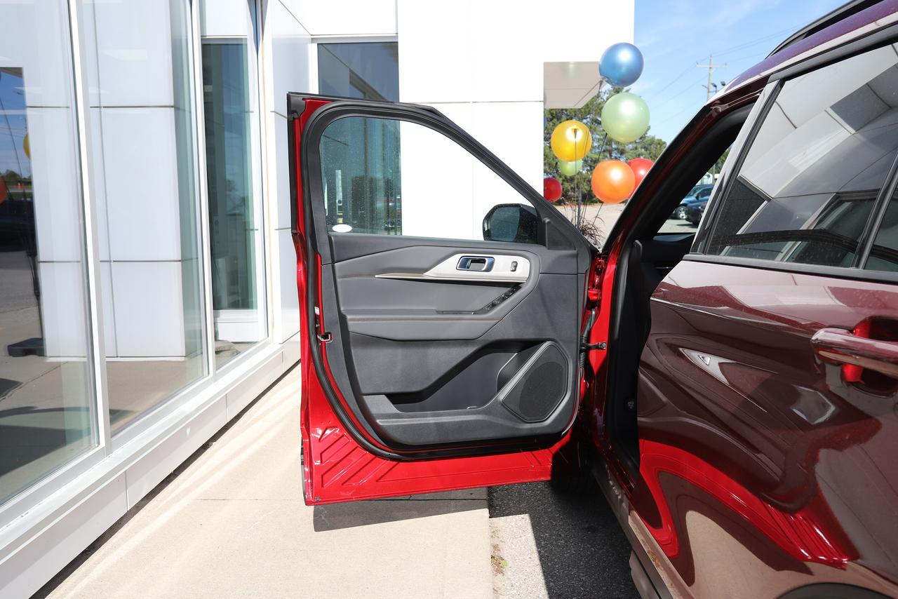 2027 Ford Explorer ACTIVE w/100A Pkg 4WD Photo