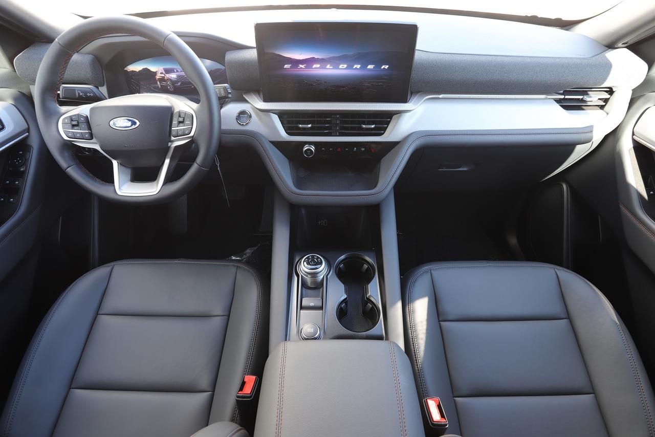 2027 Ford Explorer ACTIVE w/100A Pkg 4WD Photo