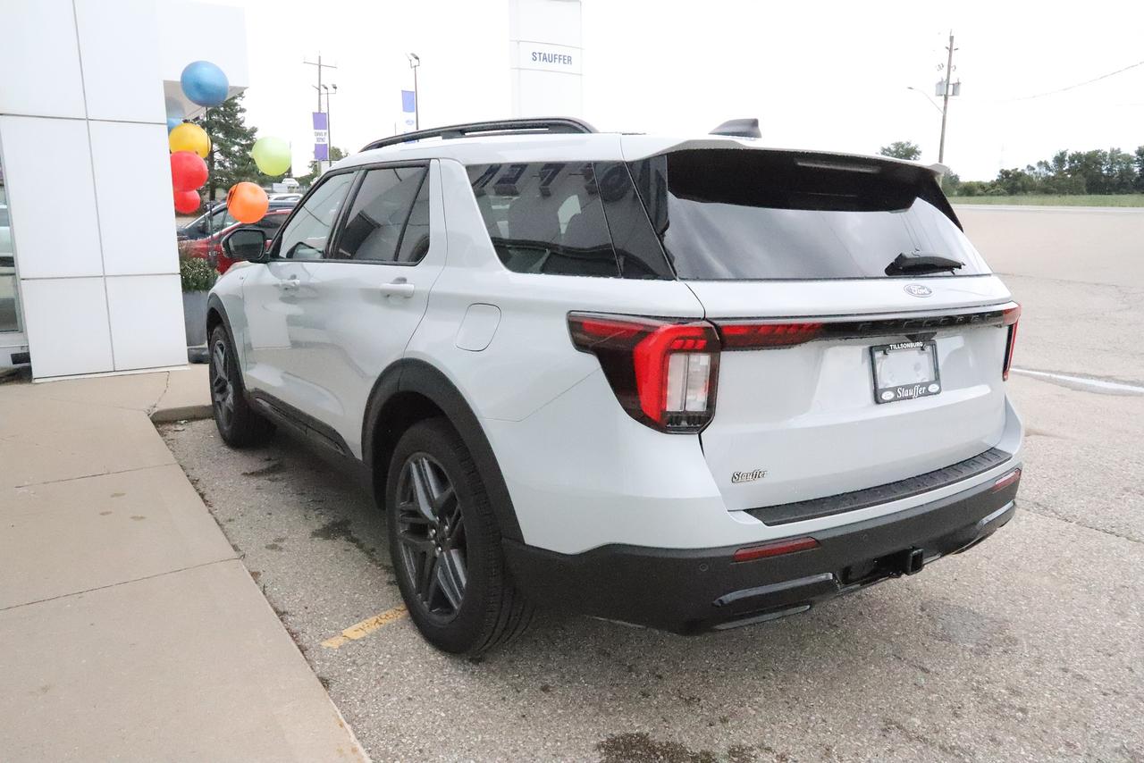 2027 Ford Explorer ST-Line 4WD Photo4