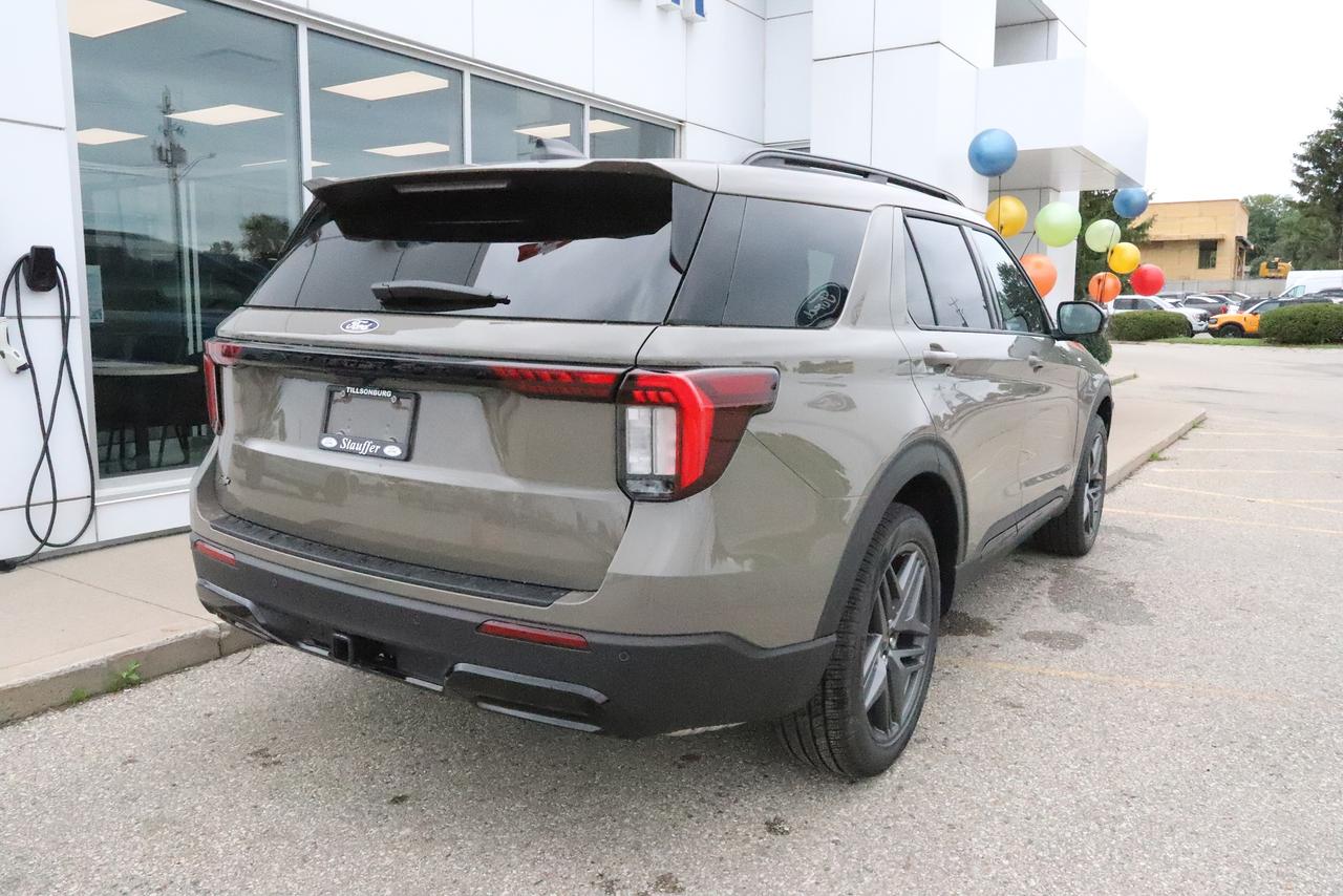 2027 Ford Explorer ST-Line 4WD Photo3