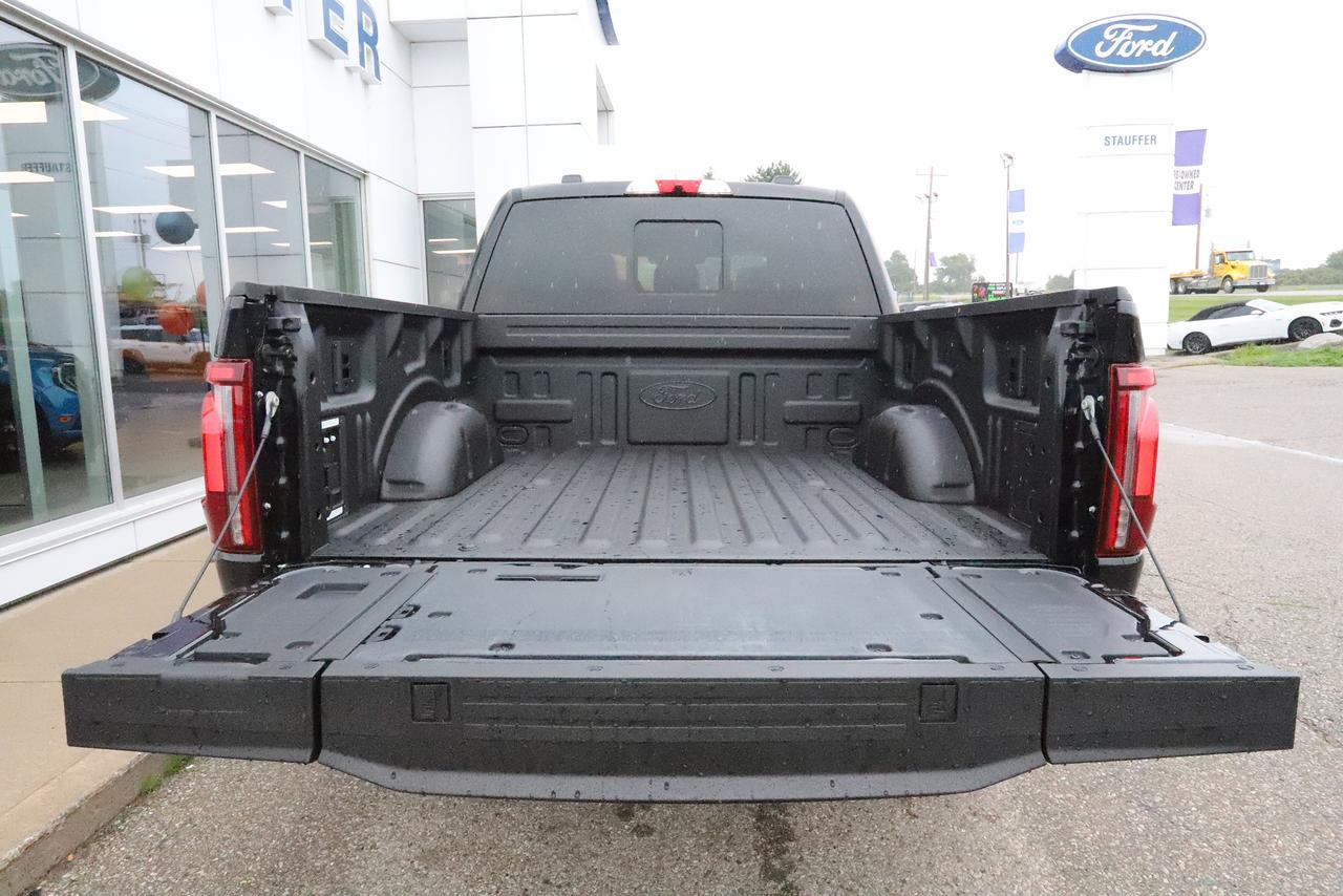 2026 Ford F-150 Platinum 4WD SuperCrew 5.5' Box Photo4