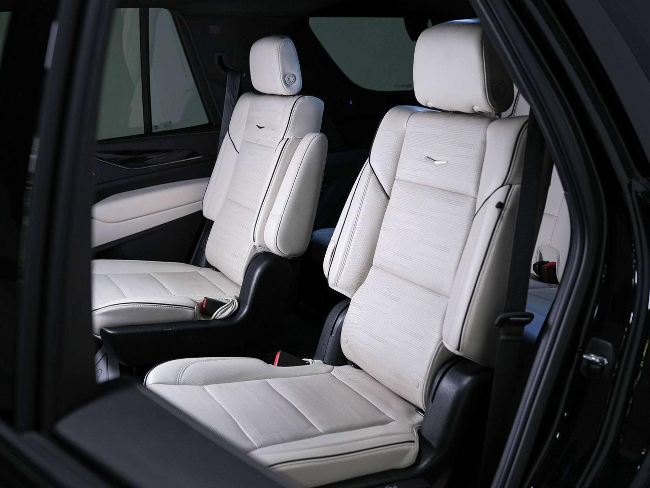 2023 Cadillac Escalade SPORT | 600 | 7 PASS | DVD | PANO | 22 IN Photo