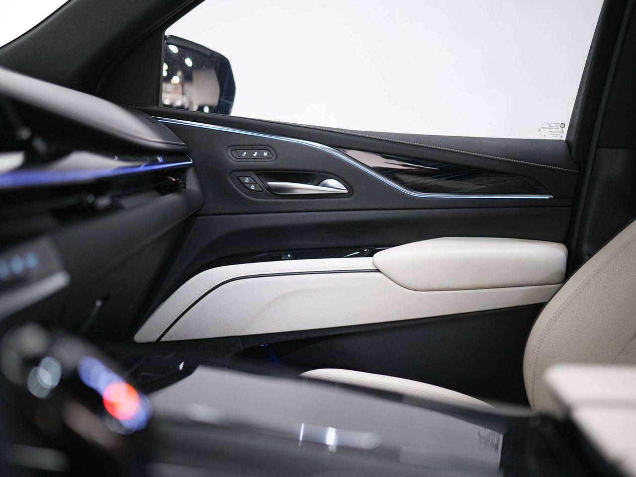 2023 Cadillac Escalade SPORT | 600 | 7 PASS | DVD | PANO | 22 IN Photo