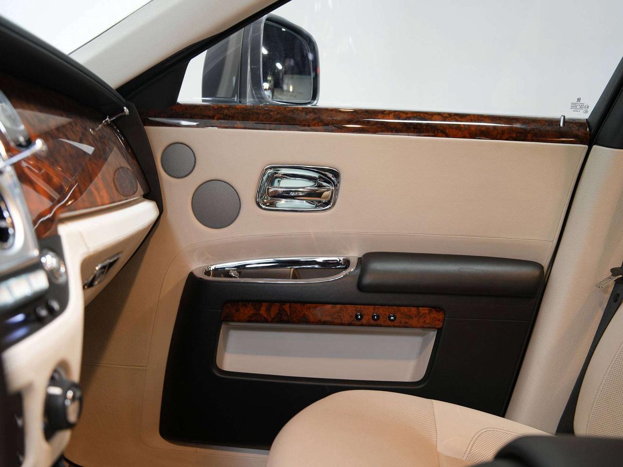2011 Rolls Royce Ghost PANO | DVD | 20 IN Photo