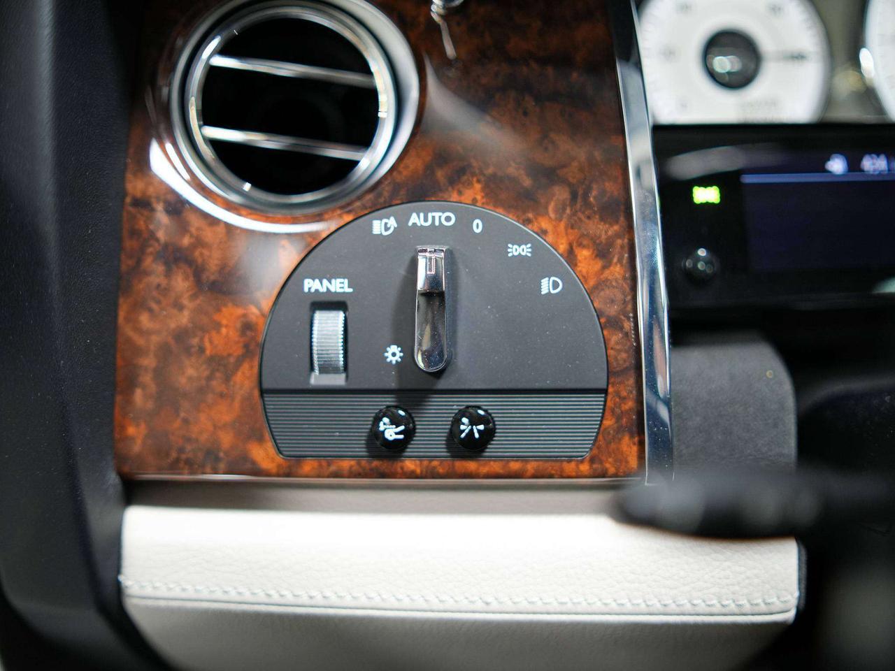 2011 Rolls Royce Ghost PANO | DVD | 20 IN Photo